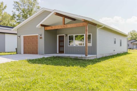 Homes For Sale - 821 N 27th Street<br/> Williamson County, Herrin, IL 62948