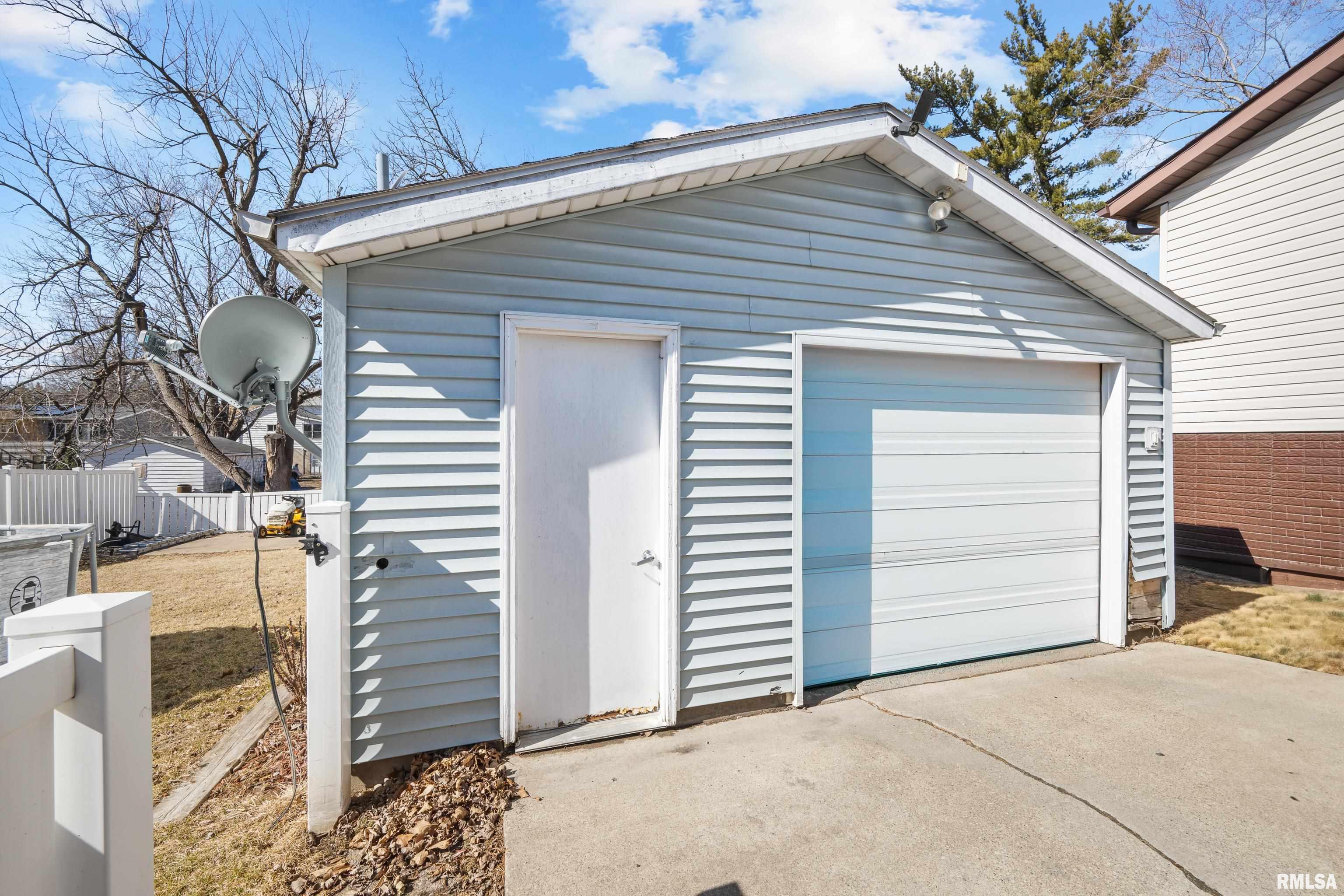 3514 Cleveland Street, Clinton, Iowa image 24