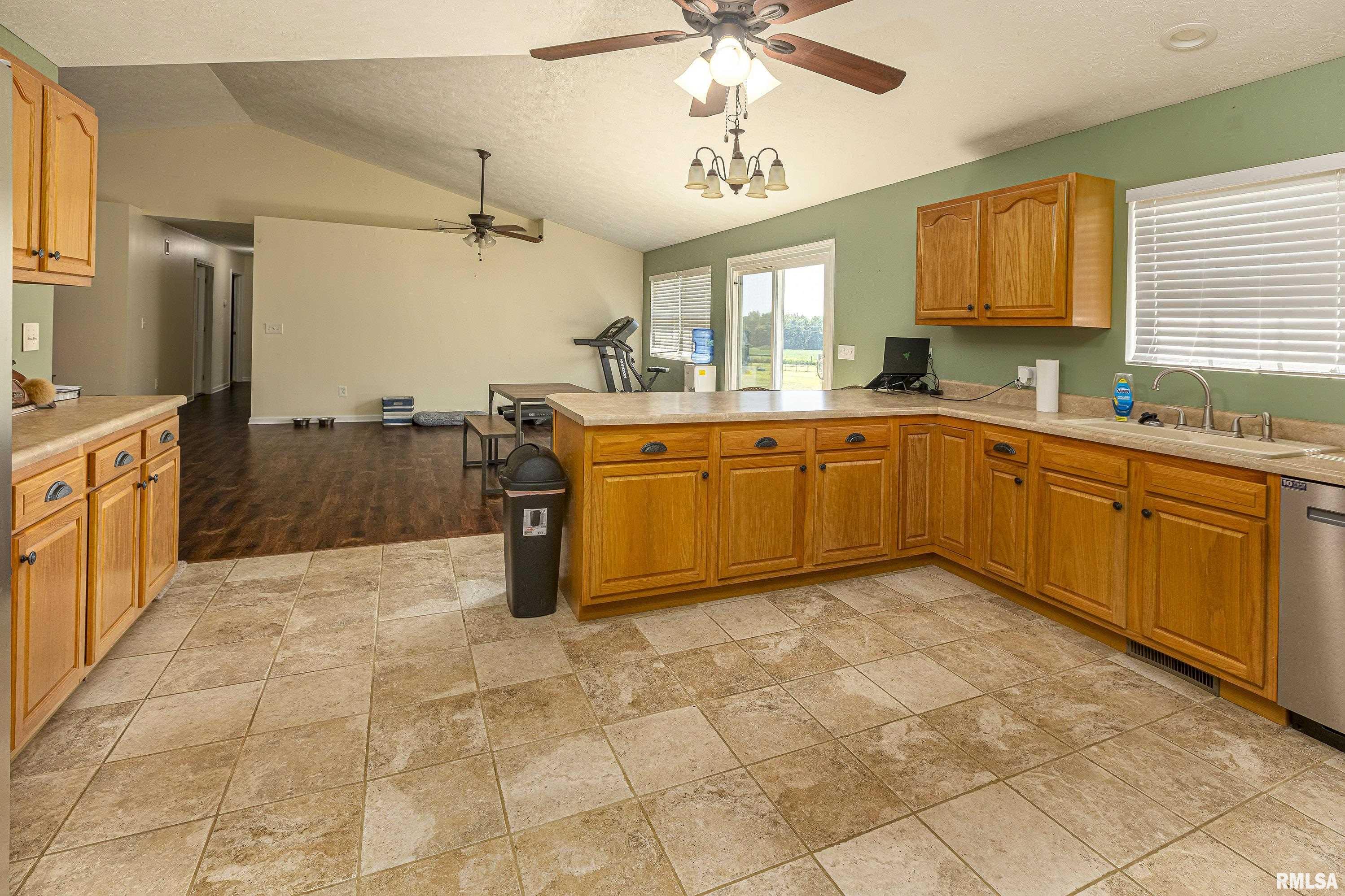 9983 Stilleys Mill Road, Marion, Illinois image 11
