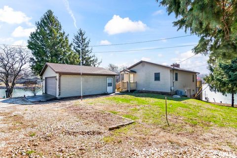 Homes For Sale - 565 Paw Paw Road<br/> Petersburg, IL 62675