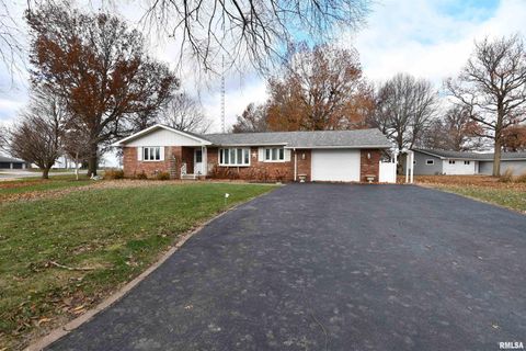 Homes For Sale - 101 N Monroe Street<br/> Morrisonville, IL 62546