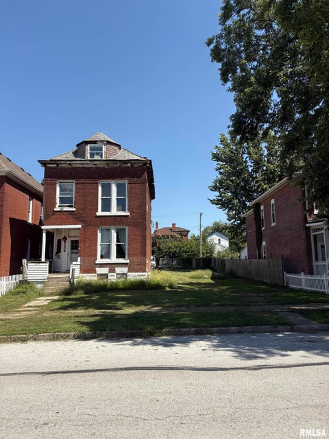 Homes For Sale - 628 N 7th Street<br/> Quincy, IL 62301