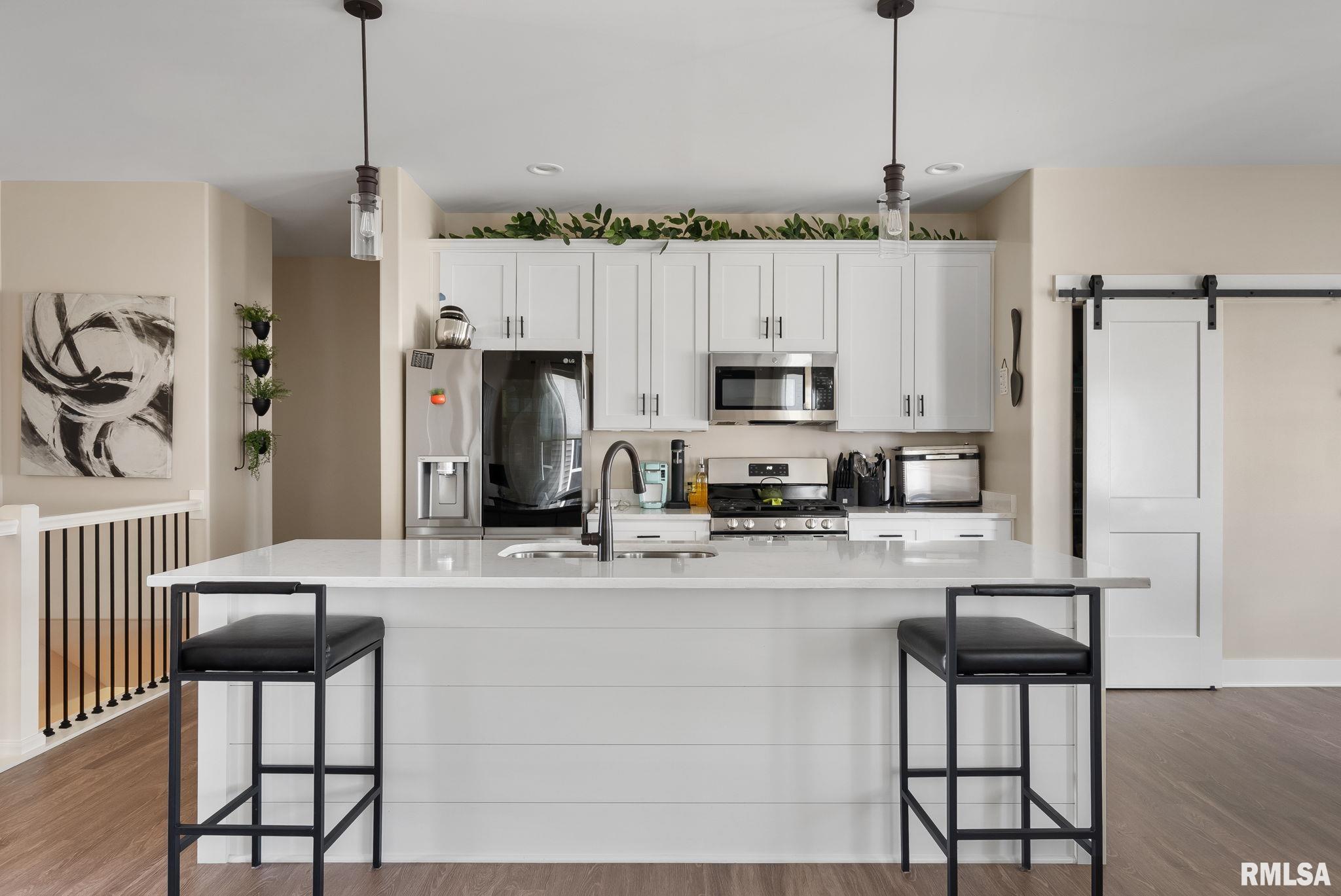 3072 Charissas Place, Bettendorf, Iowa image 2