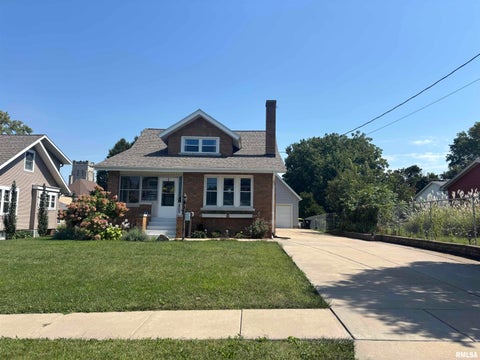 Homes For Sale - 209 S Market Street<br/> Washington, IL 61571