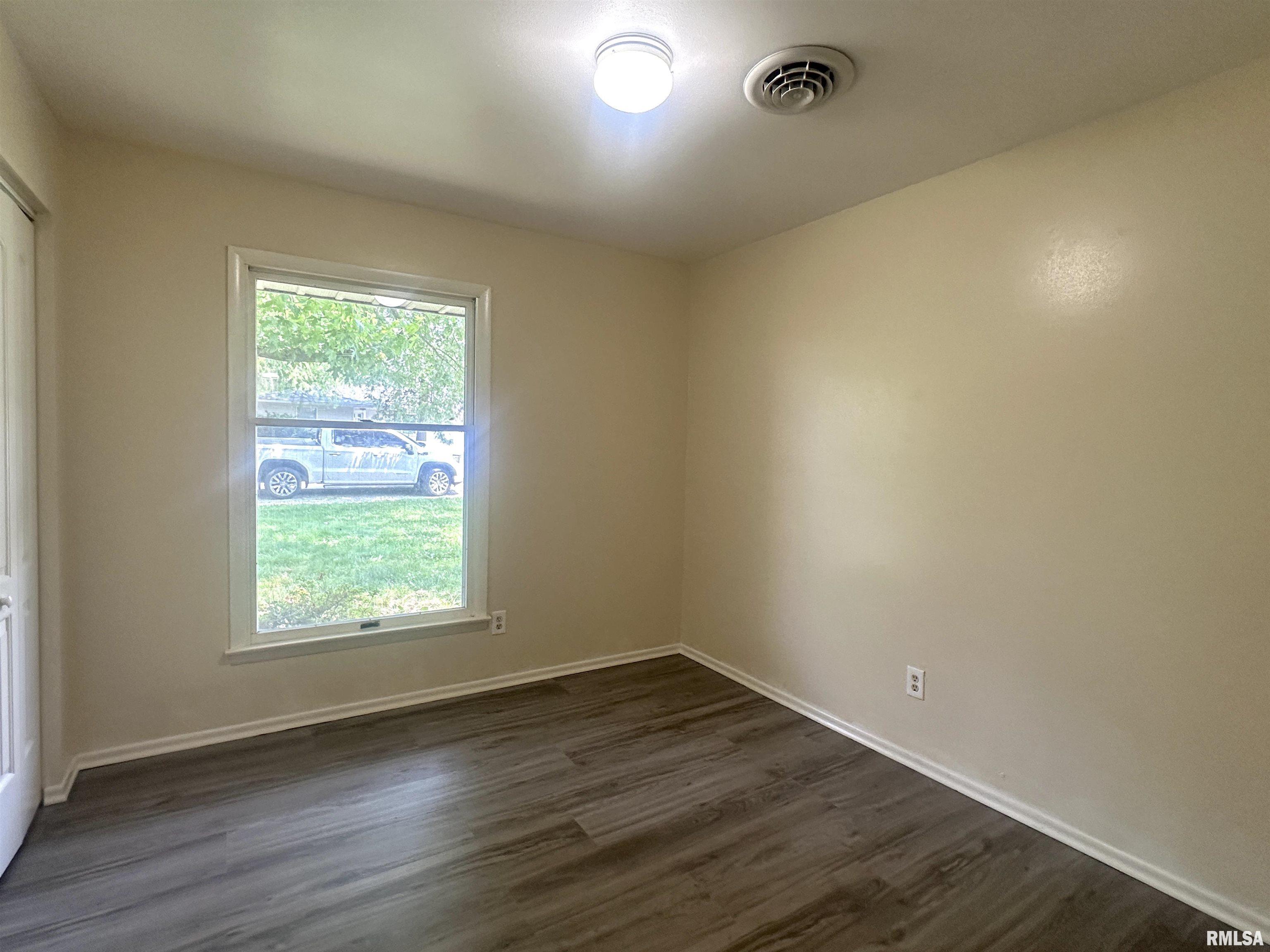 1008 N Norwest Lane, Carbondale, Illinois image 6