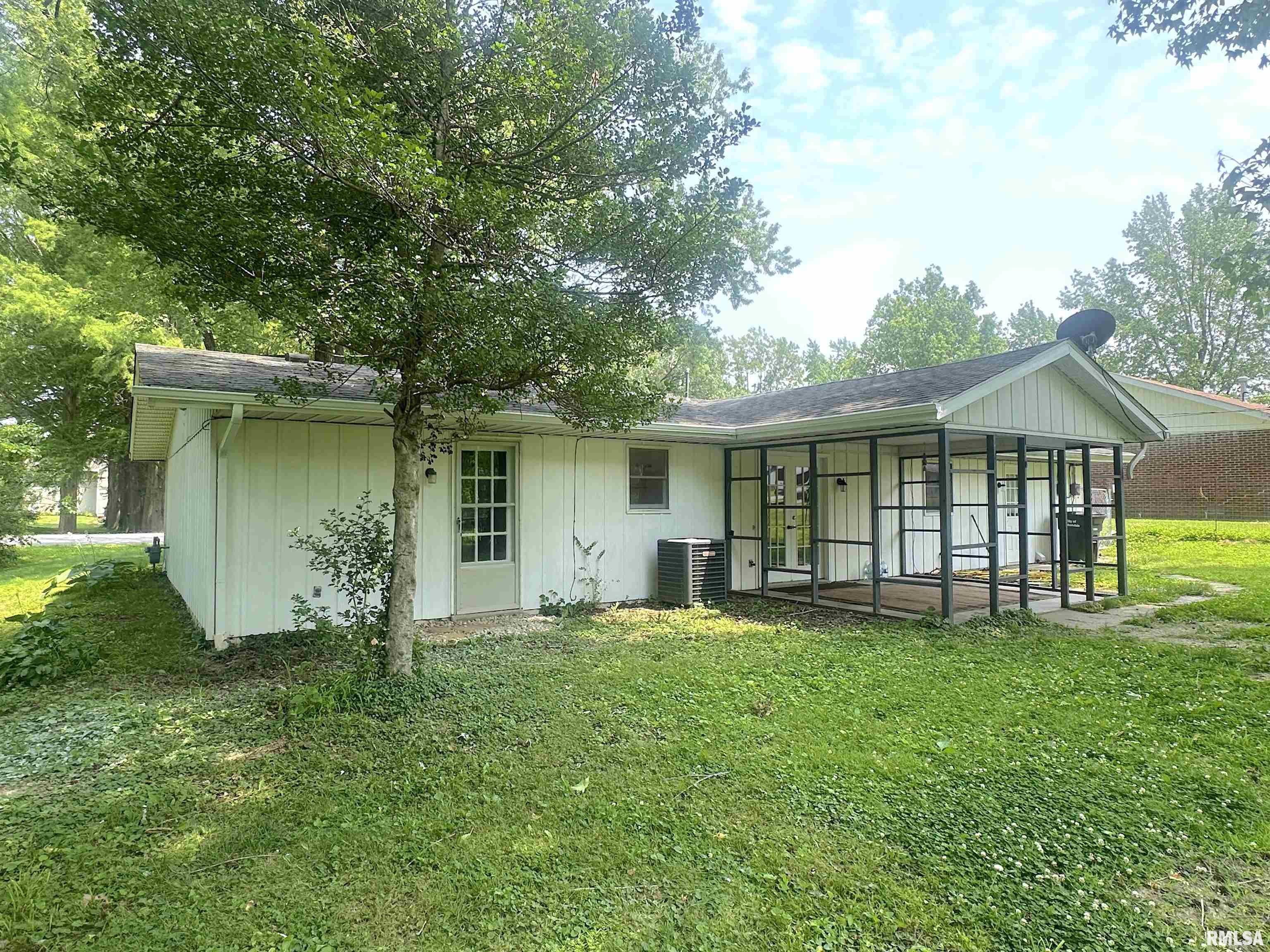 1008 N Norwest Lane, Carbondale, Illinois image 8