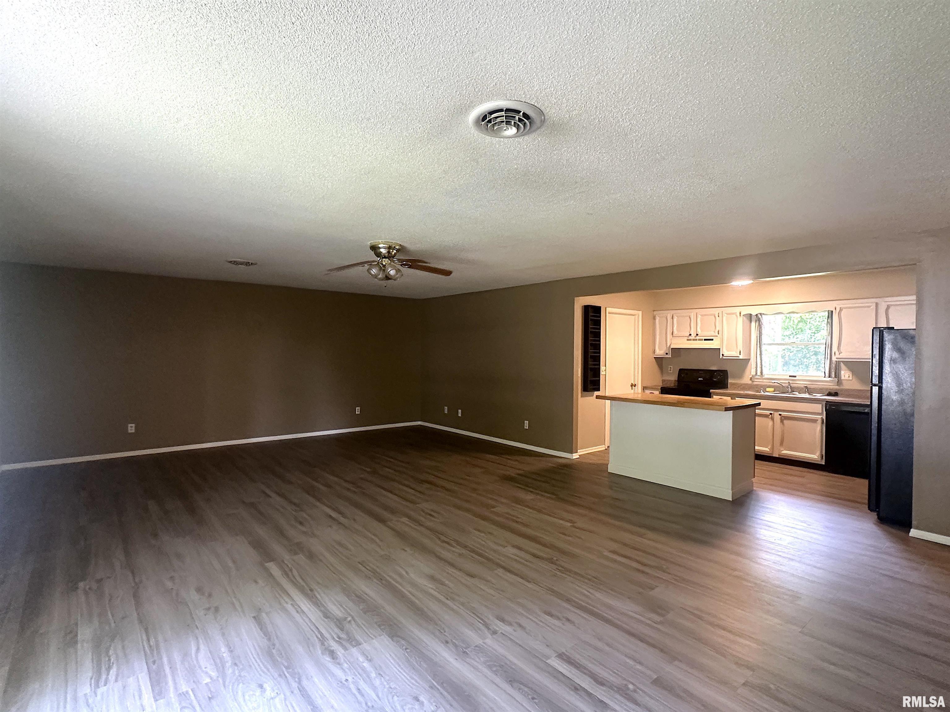 1008 N Norwest Lane, Carbondale, Illinois image 2