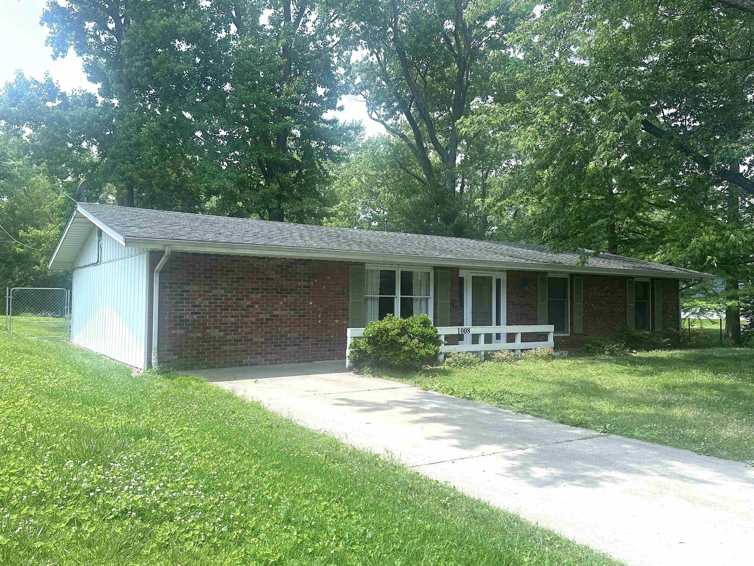 1008 N Norwest Lane, Carbondale, Illinois image 1
