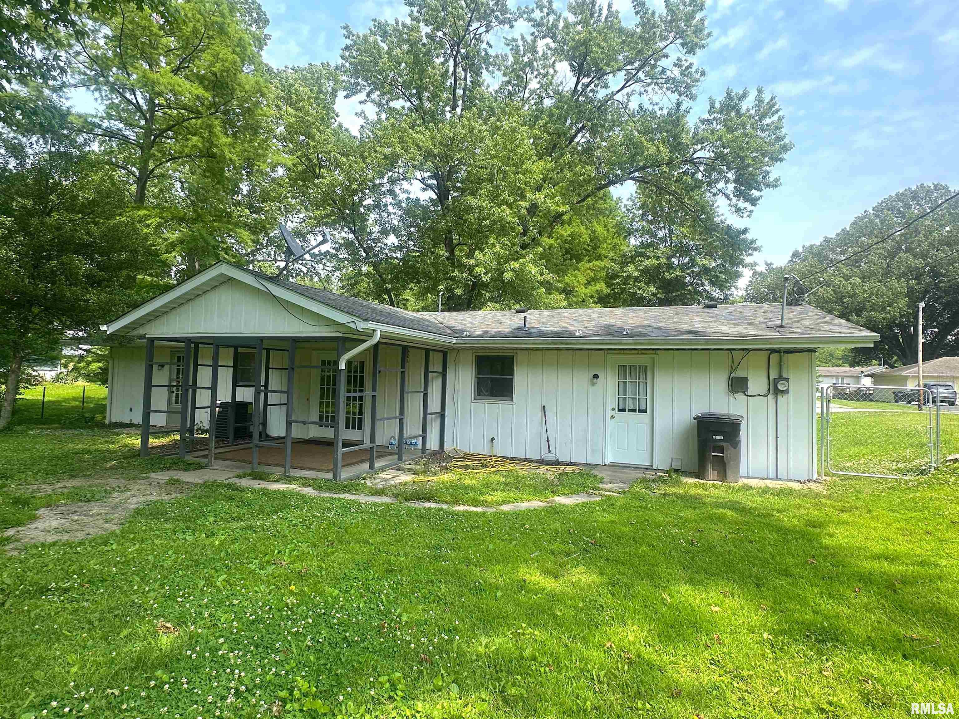 1008 N Norwest Lane, Carbondale, Illinois image 9