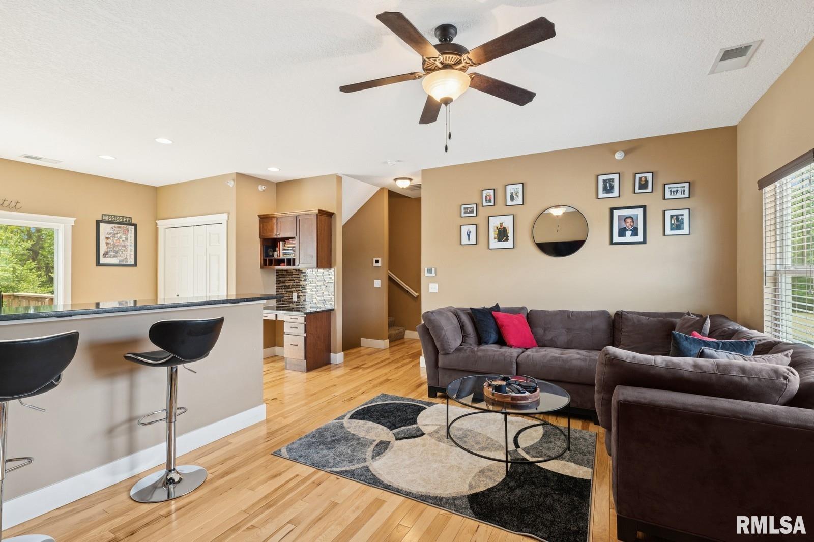 725 Cox Court, Le Claire, Iowa image 12