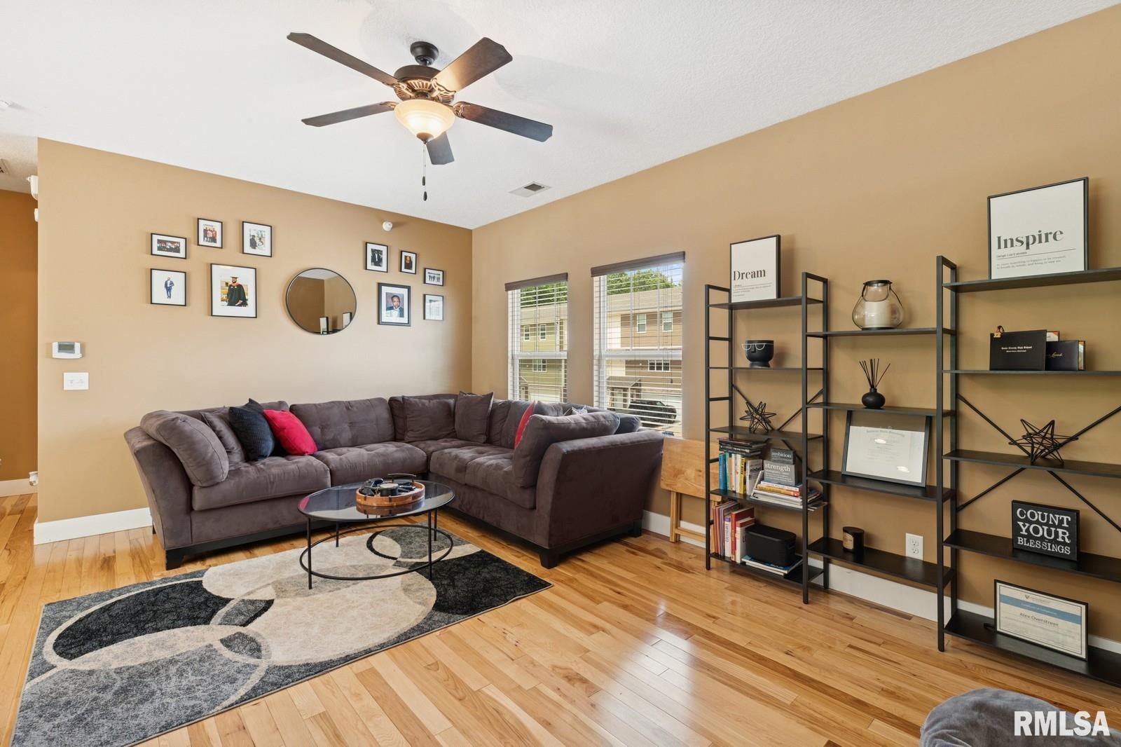 725 Cox Court, Le Claire, Iowa image 11