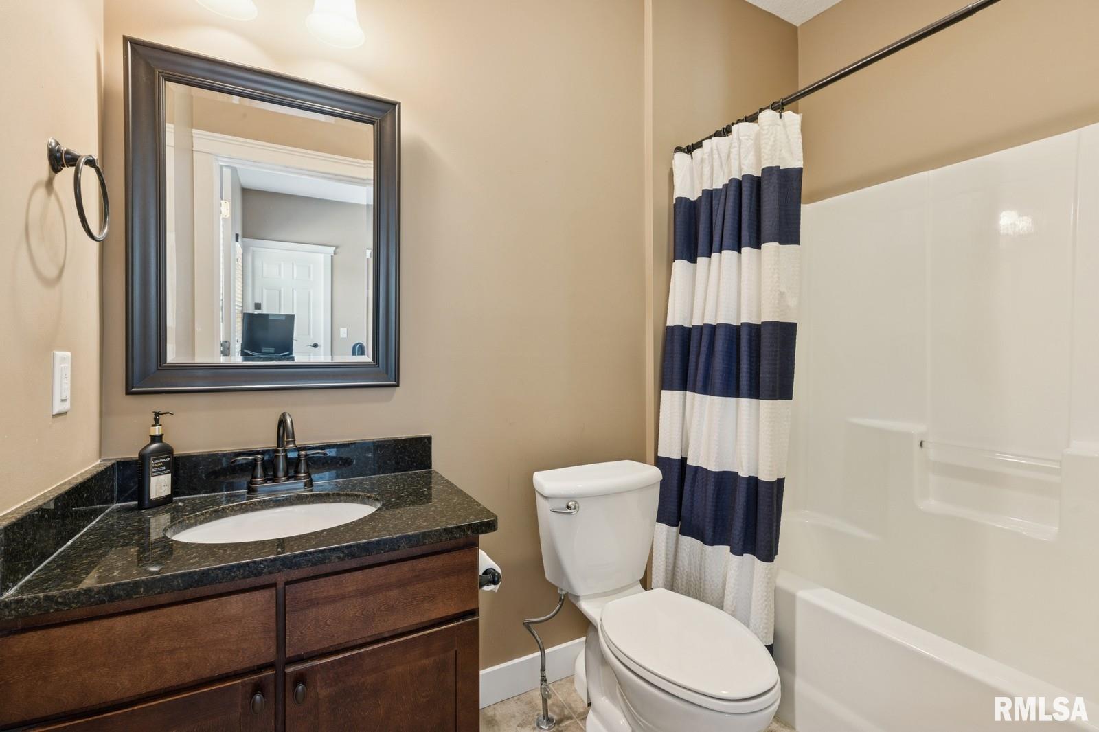 725 Cox Court, Le Claire, Iowa image 22