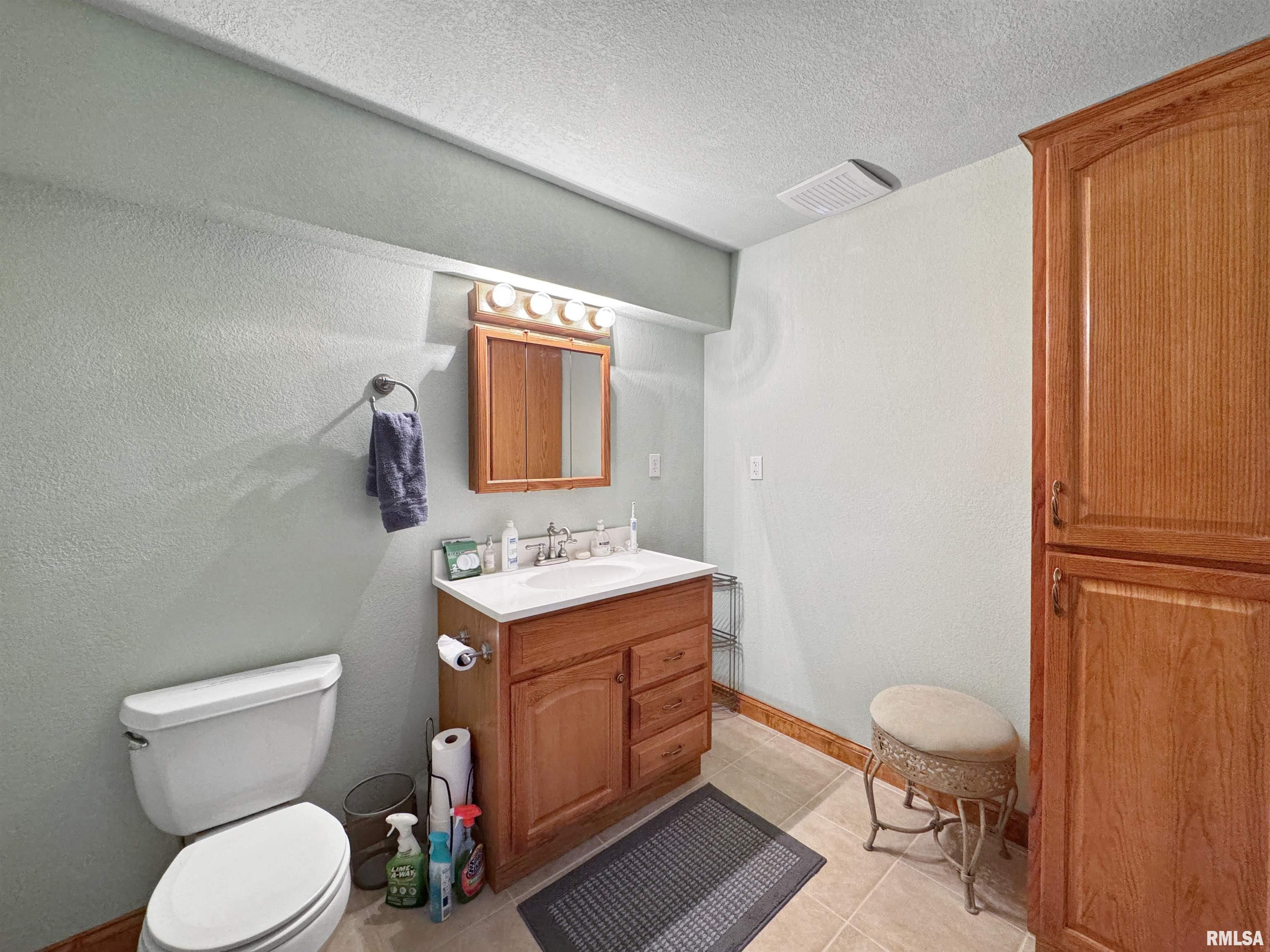 135 Wildlife Drive, Morton, Illinois image 44