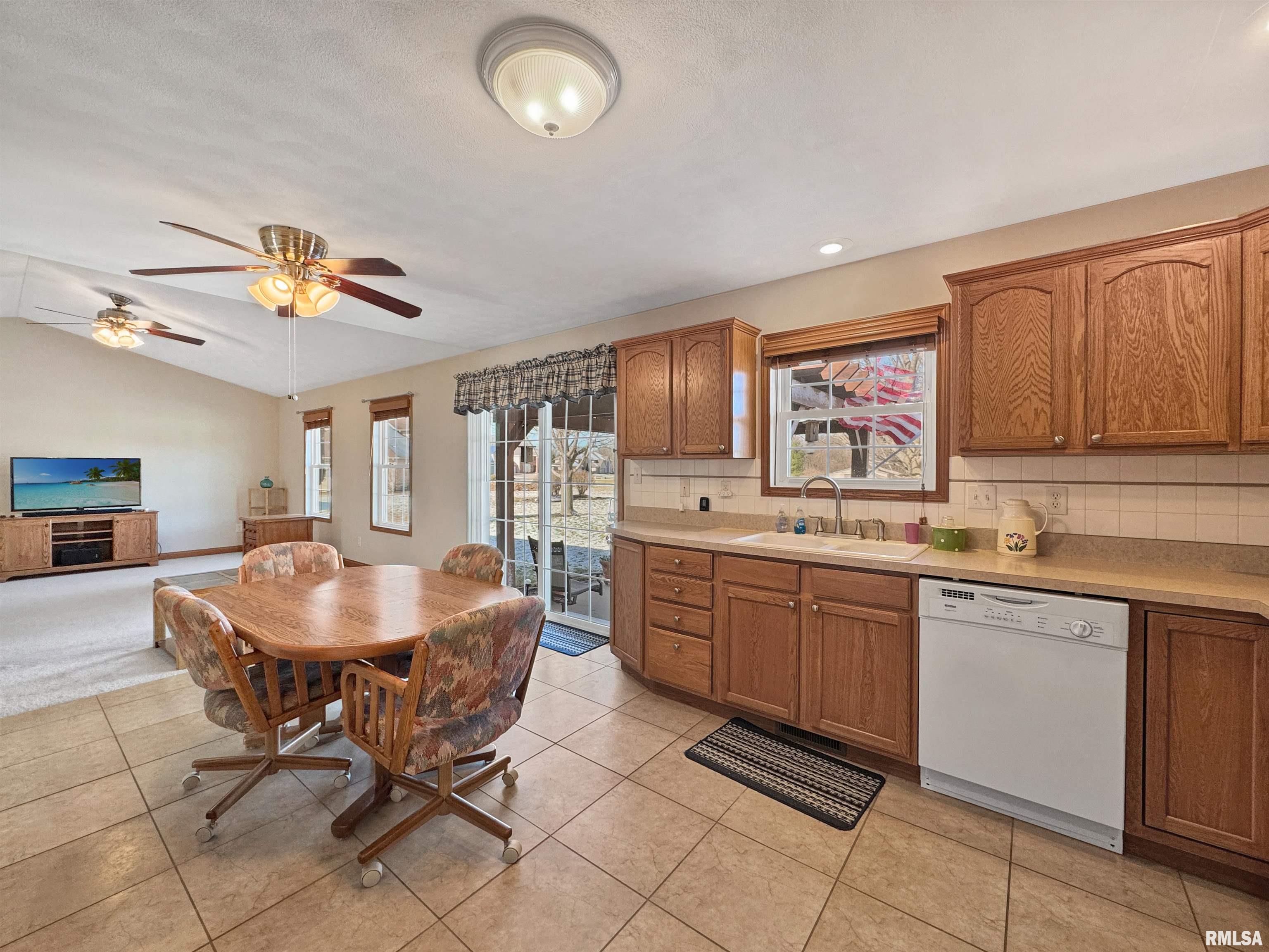 135 Wildlife Drive, Morton, Illinois image 14