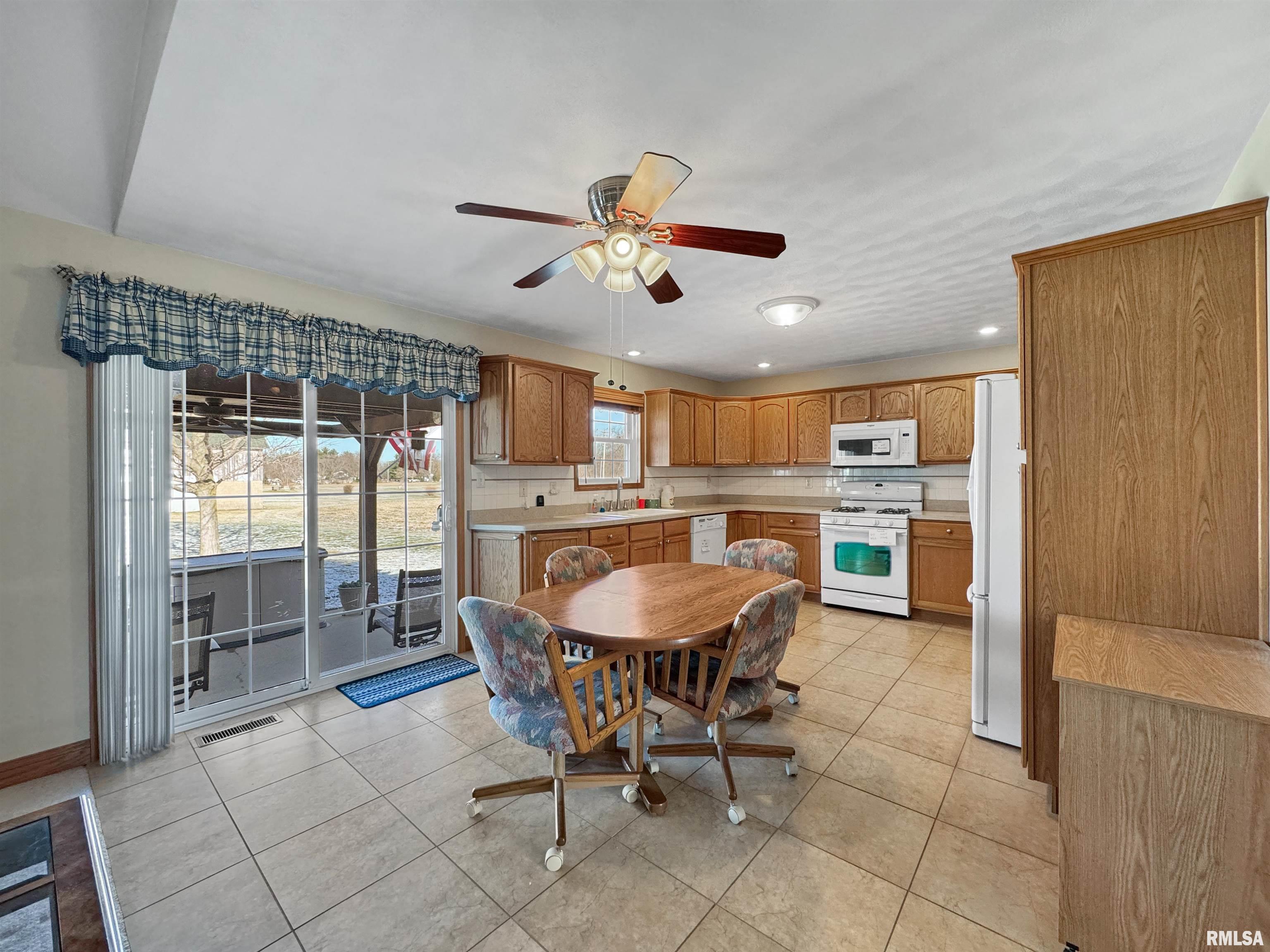 135 Wildlife Drive, Morton, Illinois image 13