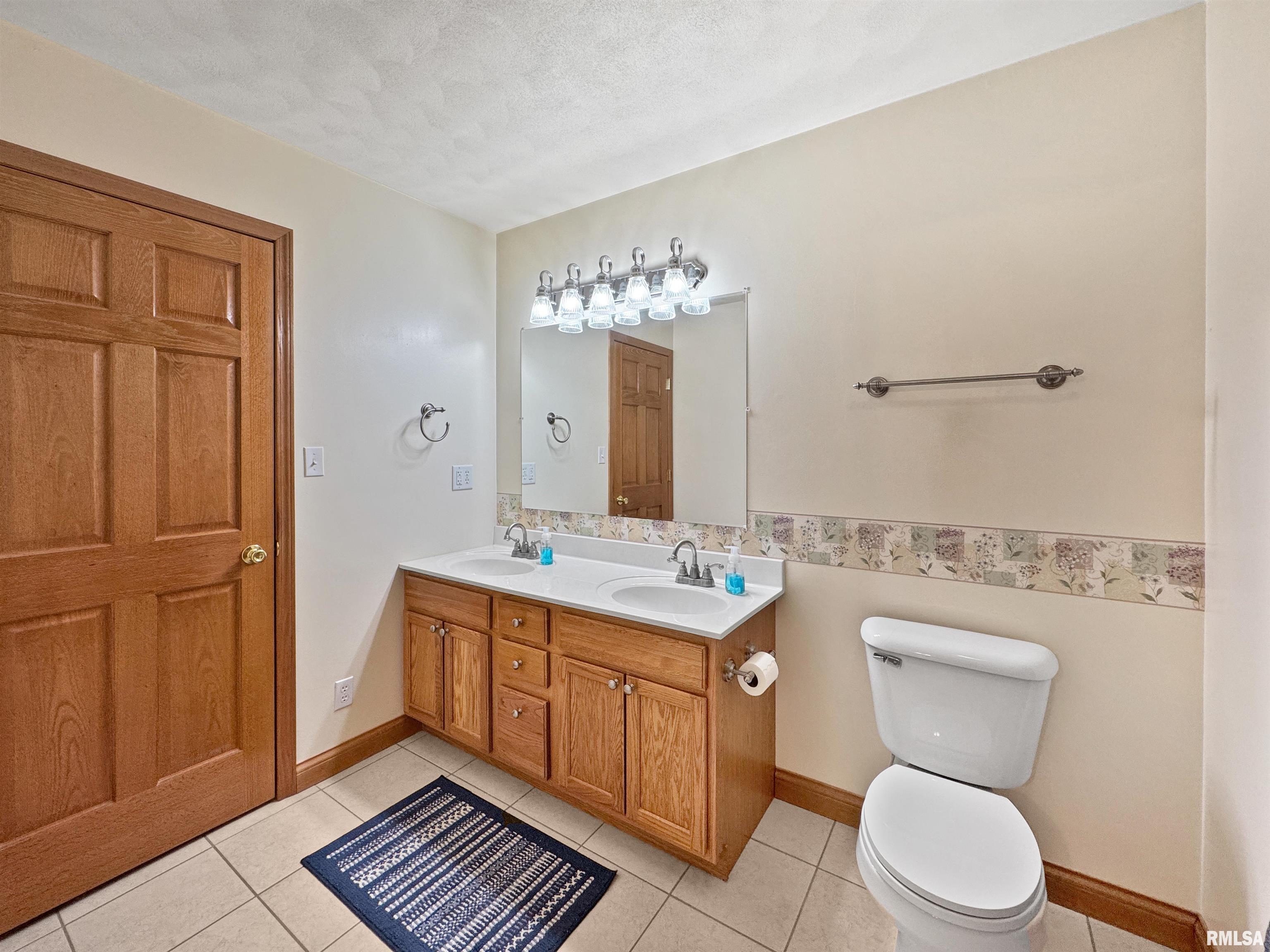 135 Wildlife Drive, Morton, Illinois image 22