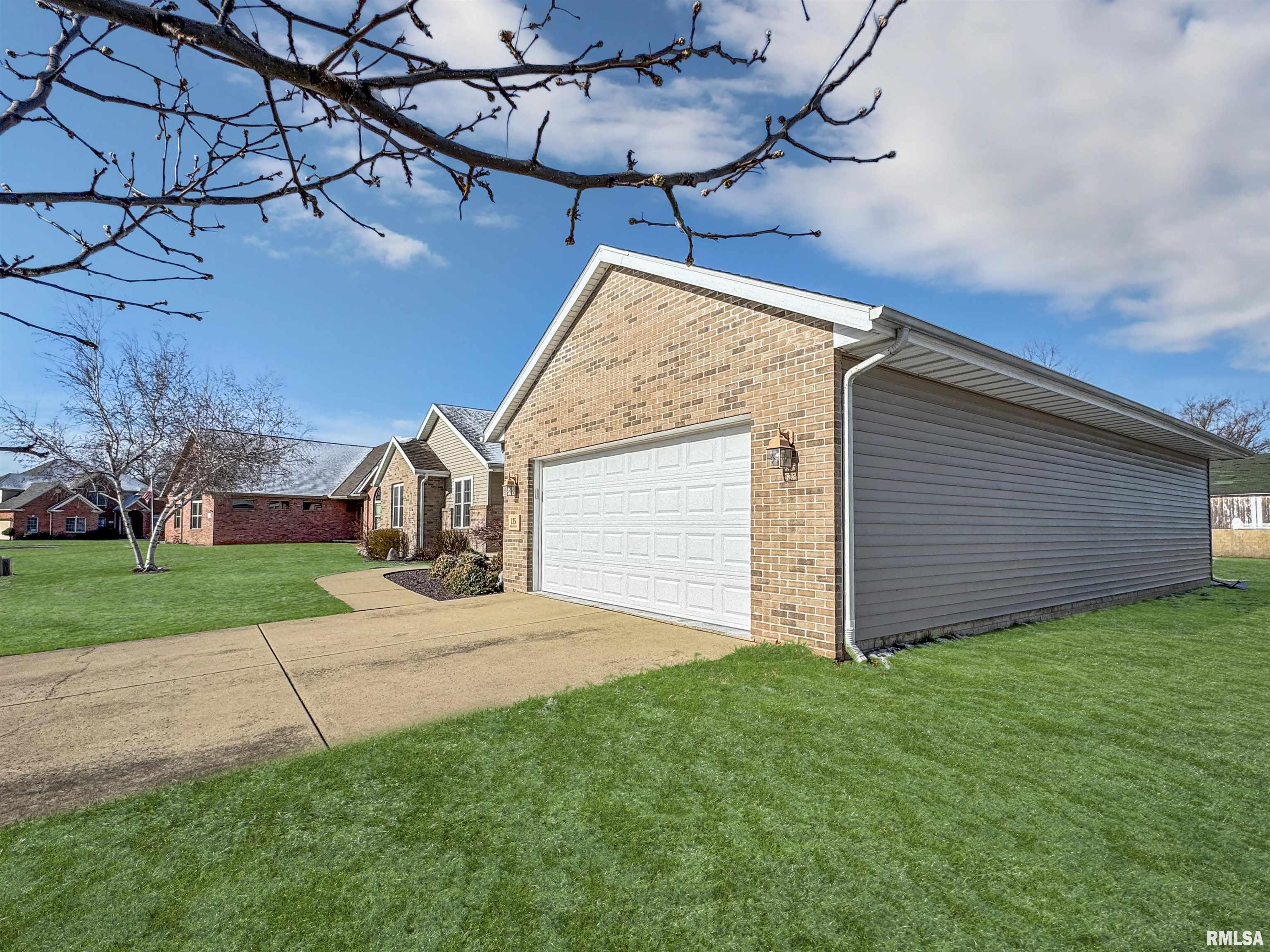 135 Wildlife Drive, Morton, Illinois image 3