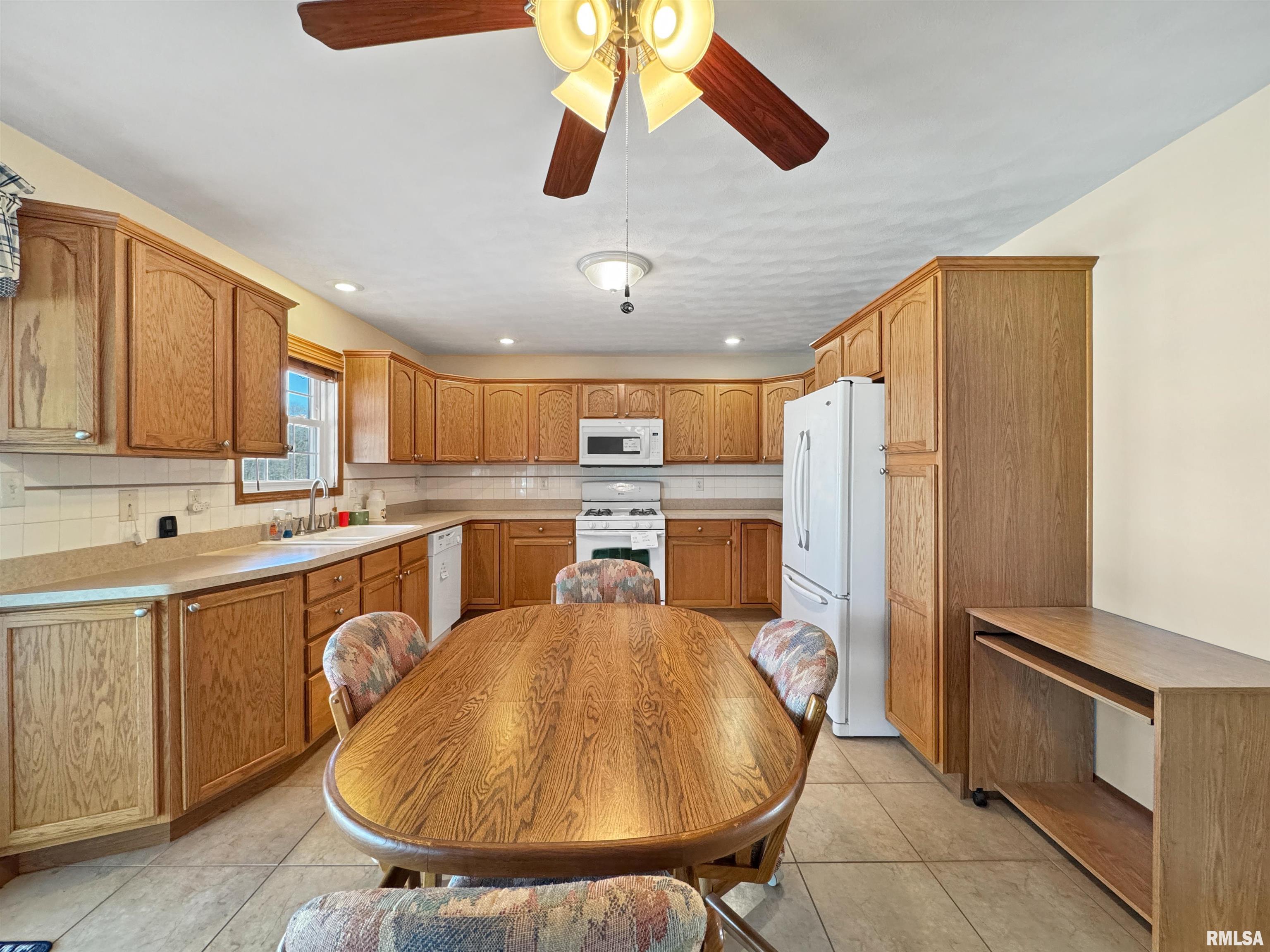 135 Wildlife Drive, Morton, Illinois image 17