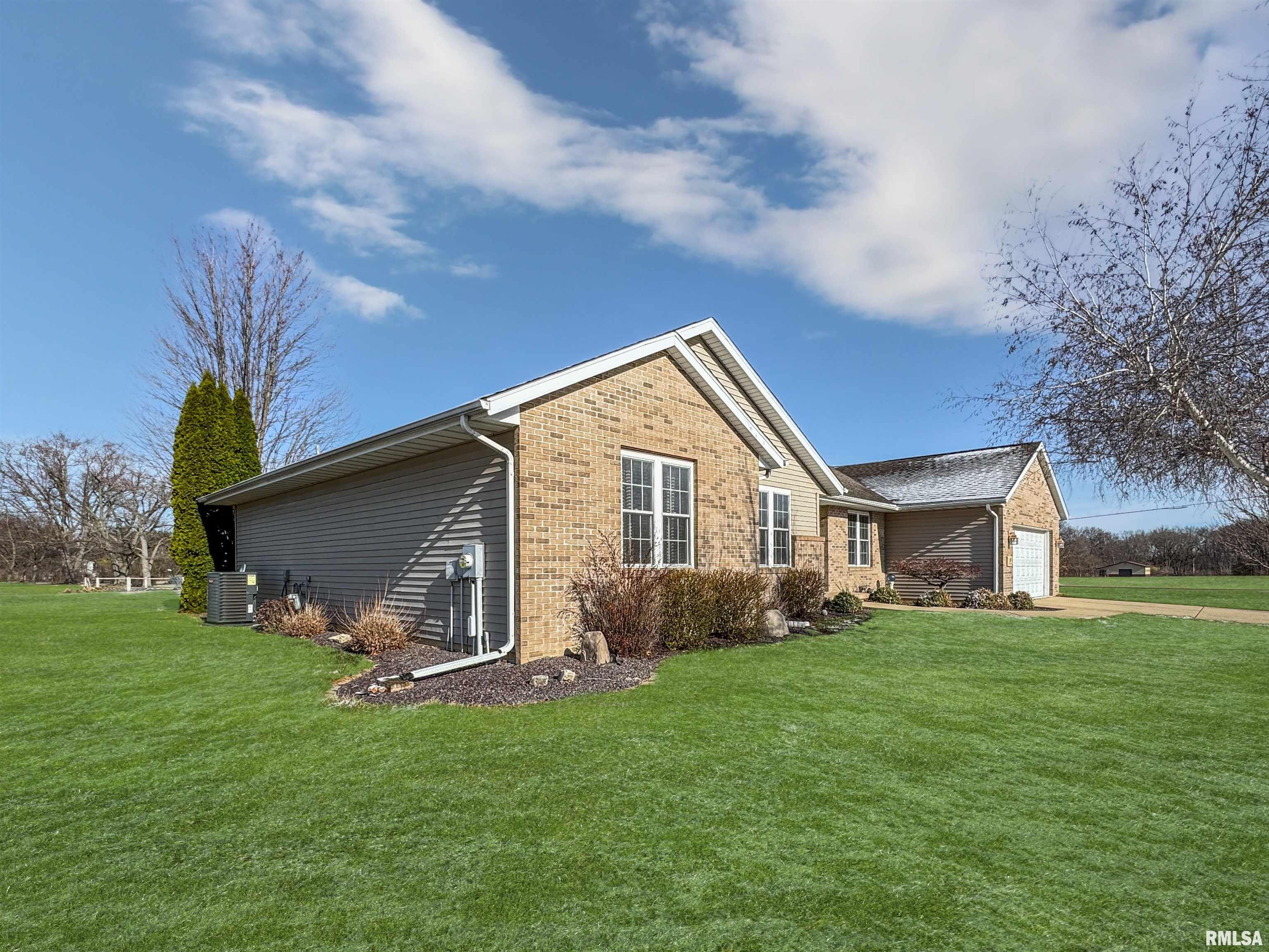 135 Wildlife Drive, Morton, Illinois image 2