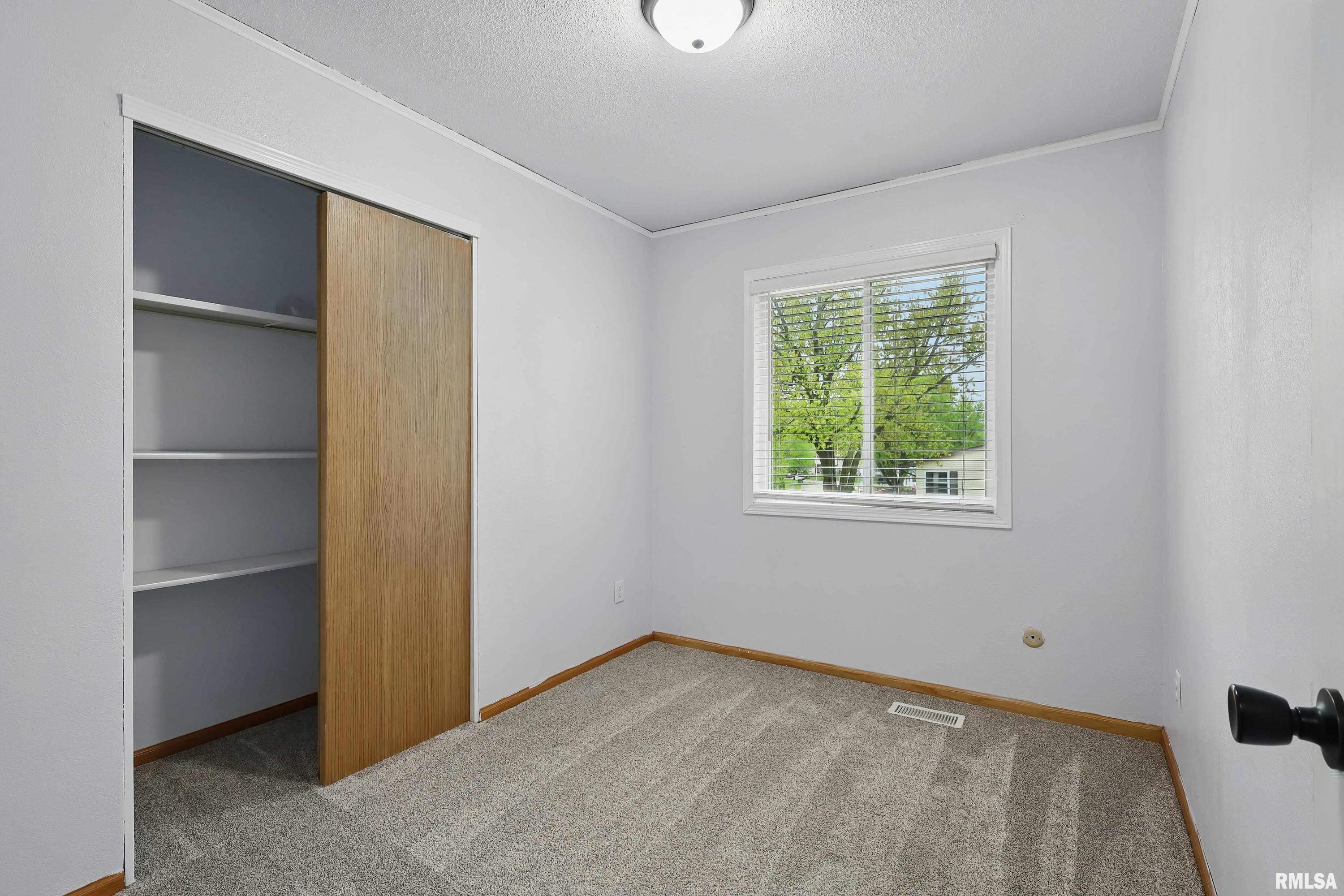 2506 W 59th Street, Davenport, Iowa image 13