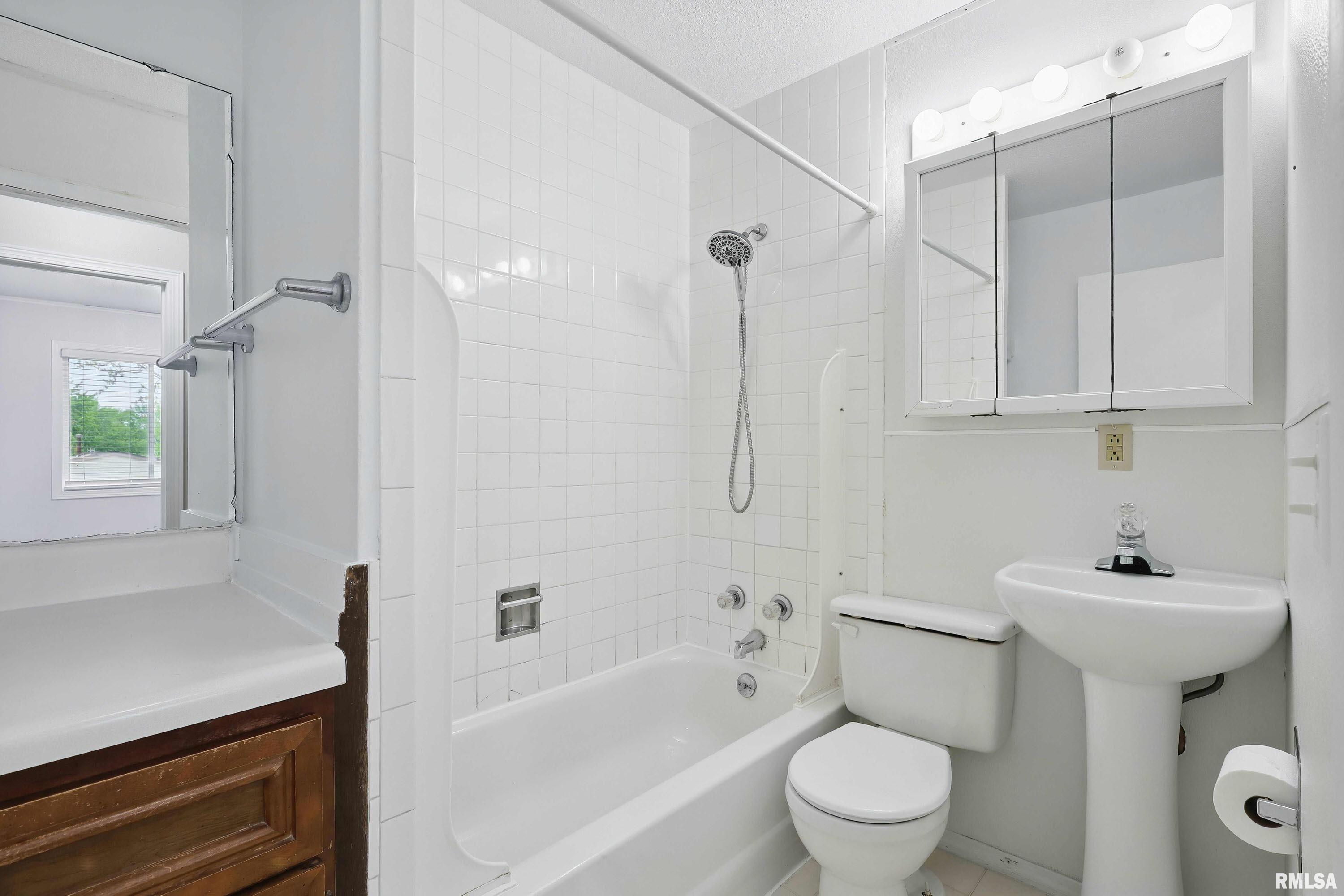 2506 W 59th Street, Davenport, Iowa image 11