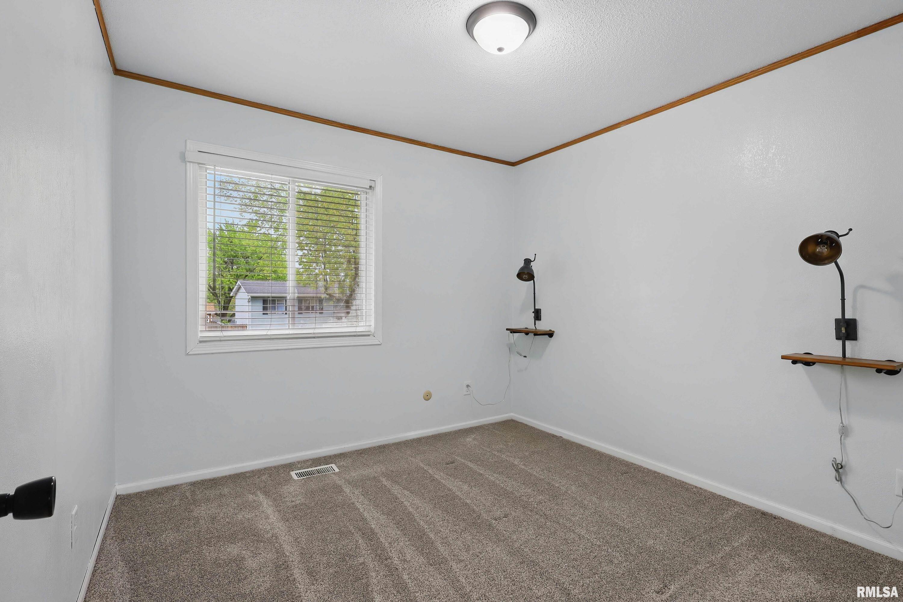 2506 W 59th Street, Davenport, Iowa image 14