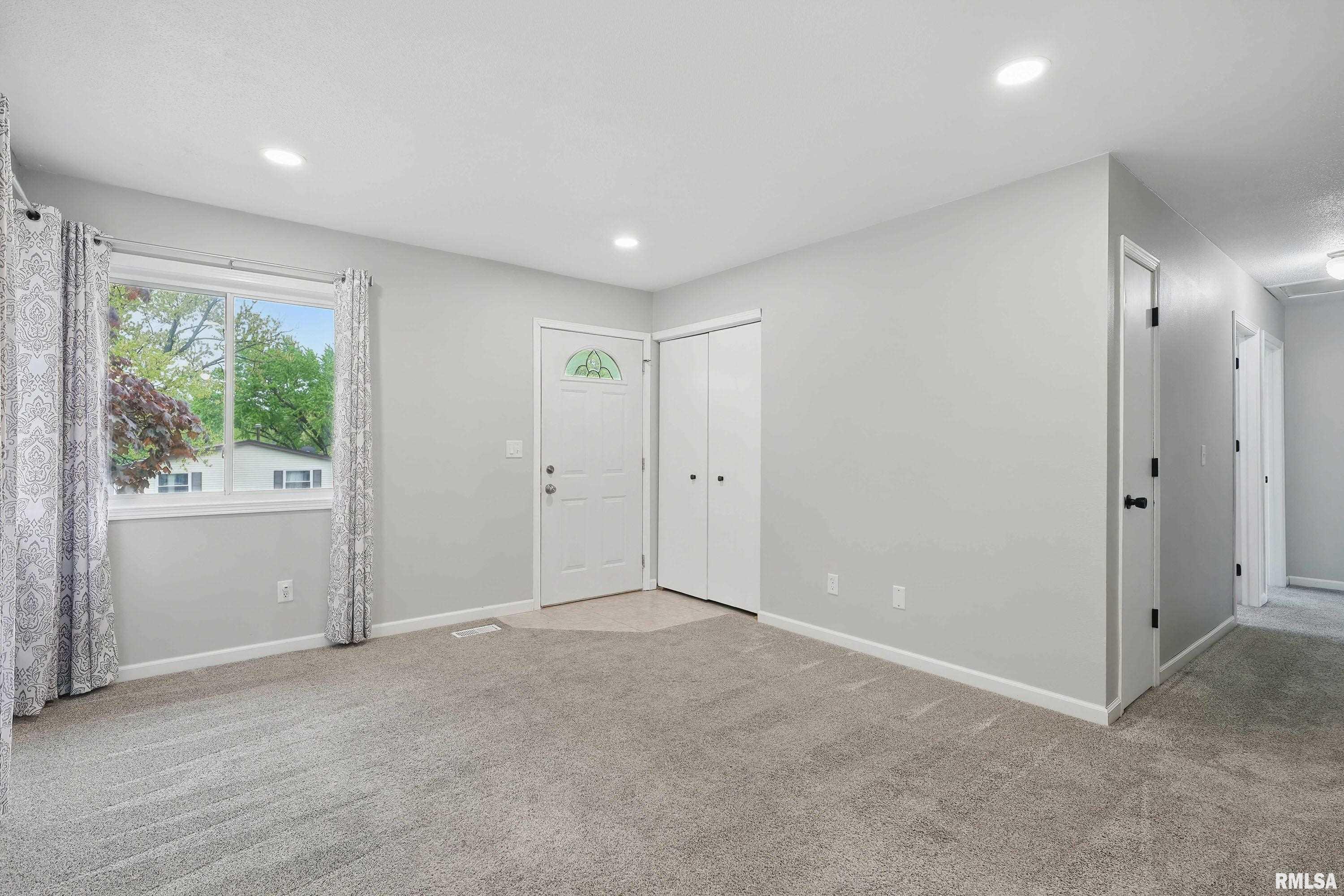 2506 W 59th Street, Davenport, Iowa image 6