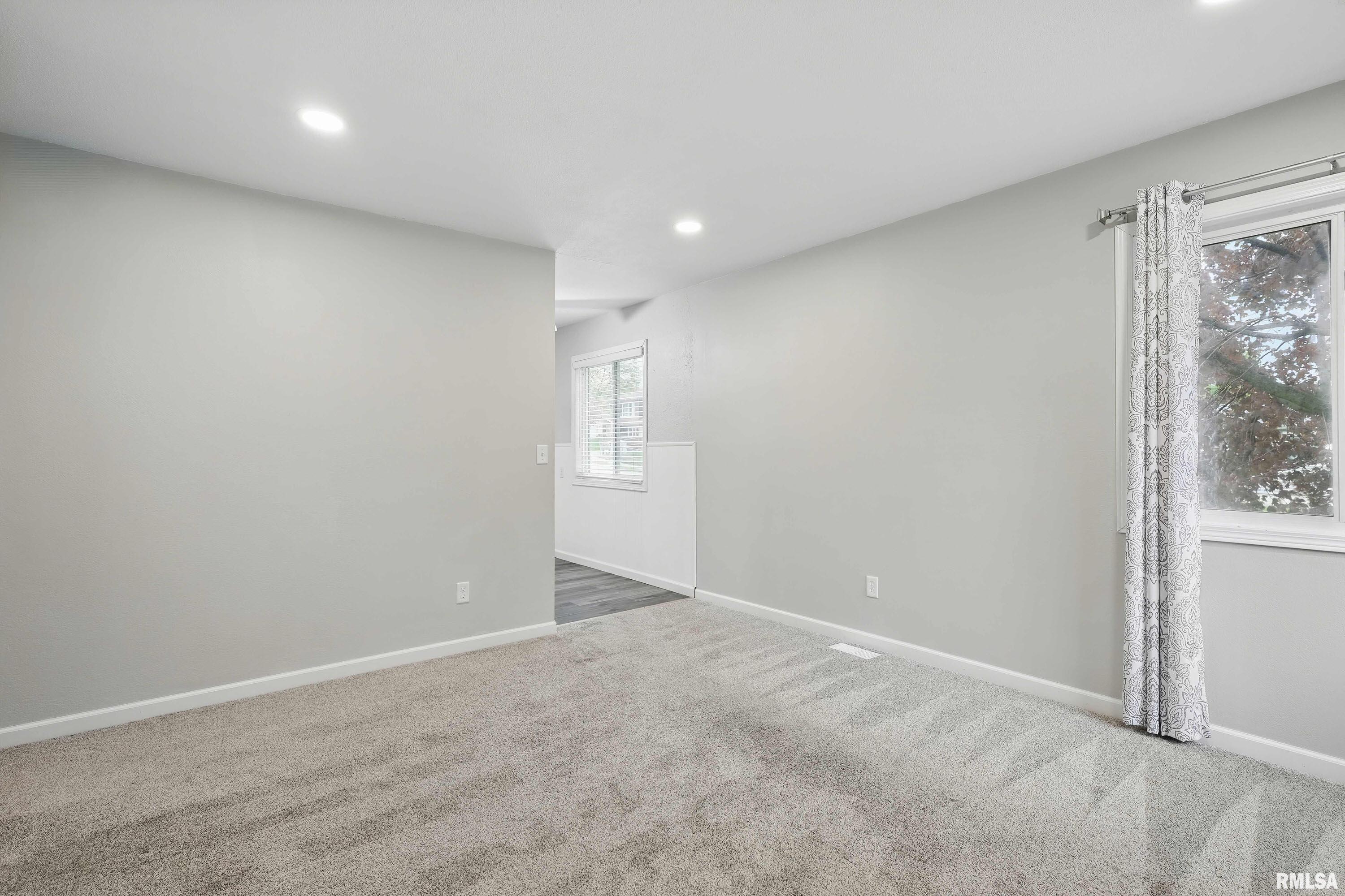 2506 W 59th Street, Davenport, Iowa image 4