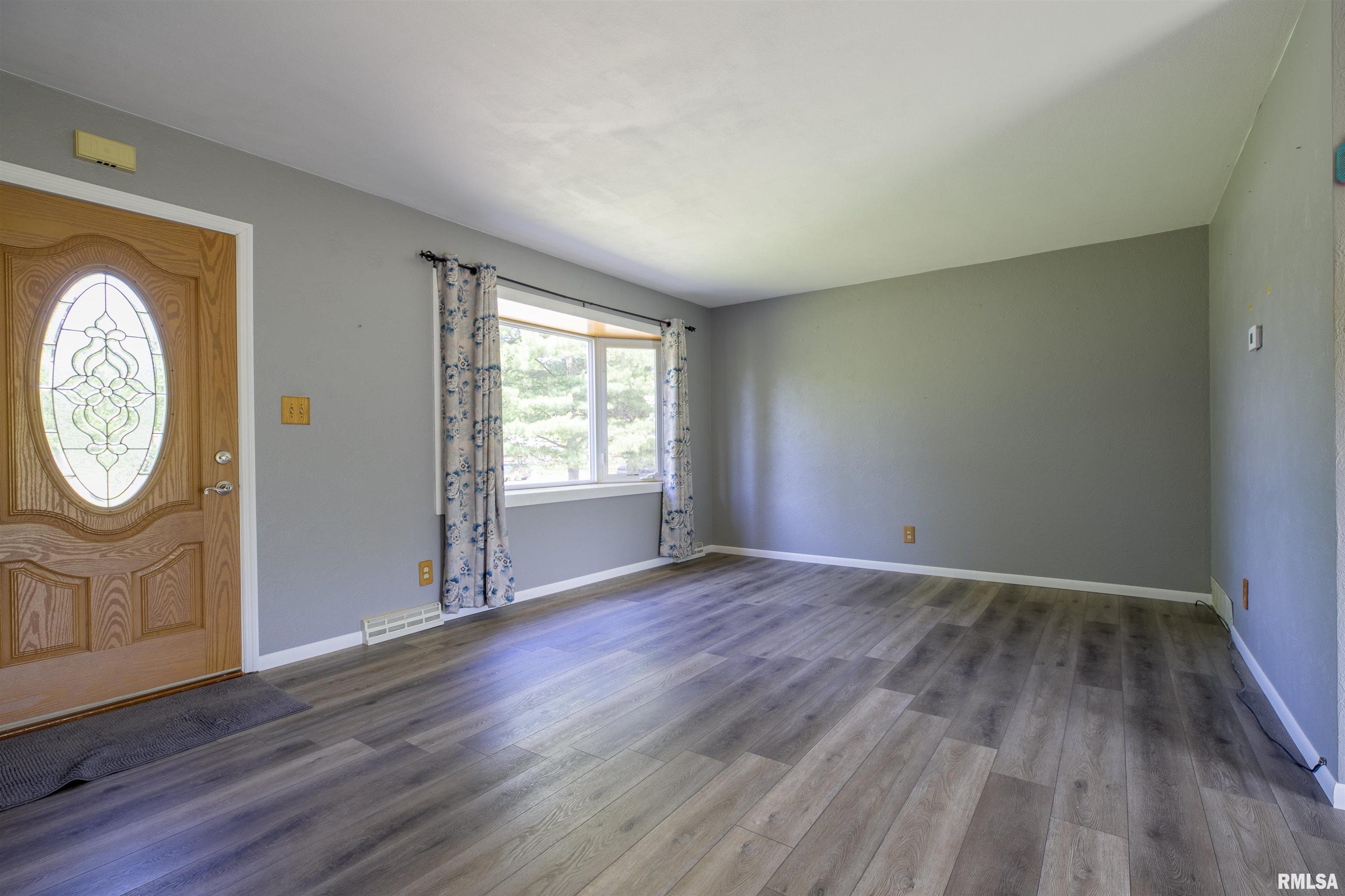10133 Edgewood Drive, Manito, Illinois image 13