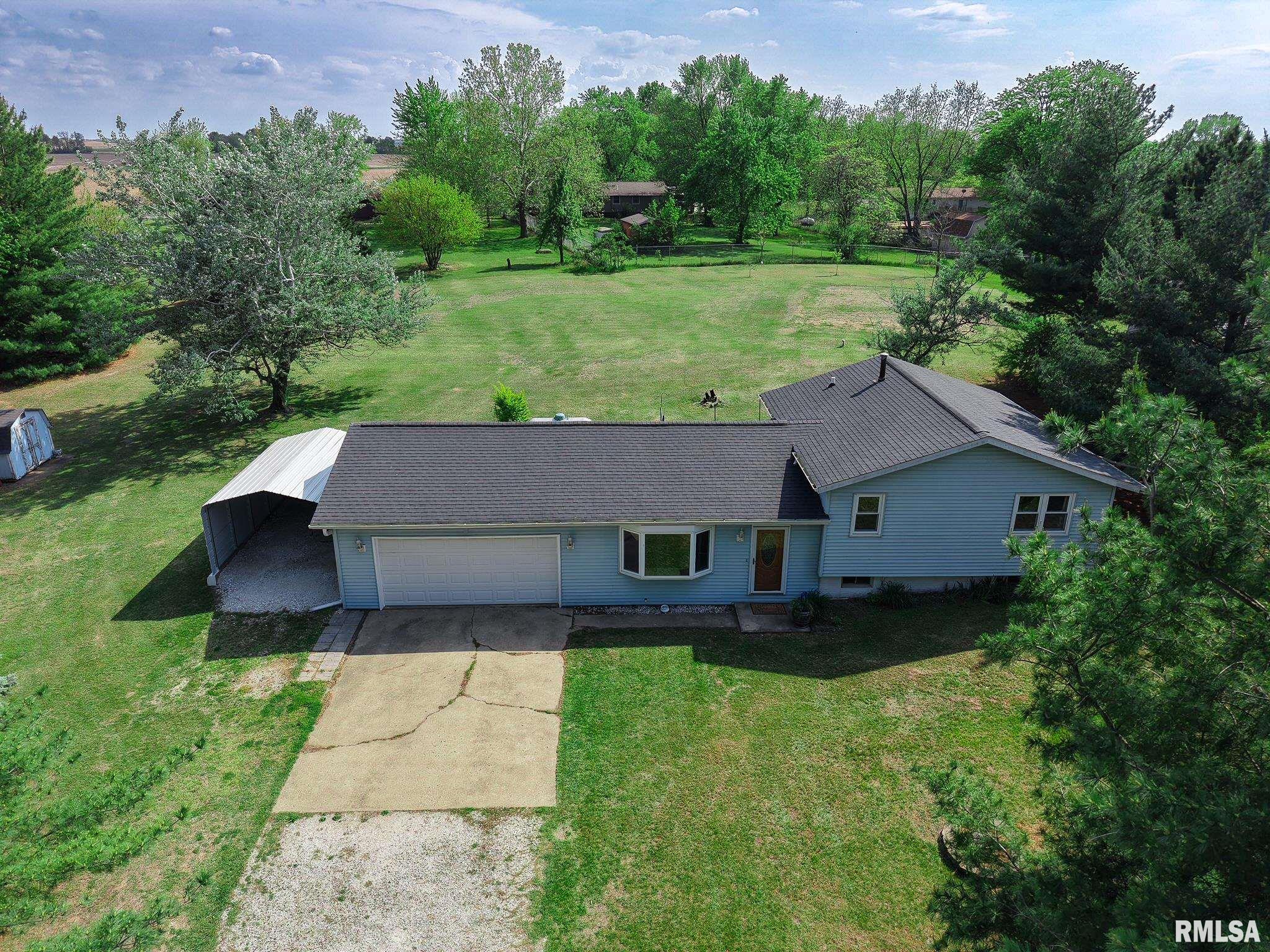 10133 Edgewood Drive, Manito, Illinois image 1