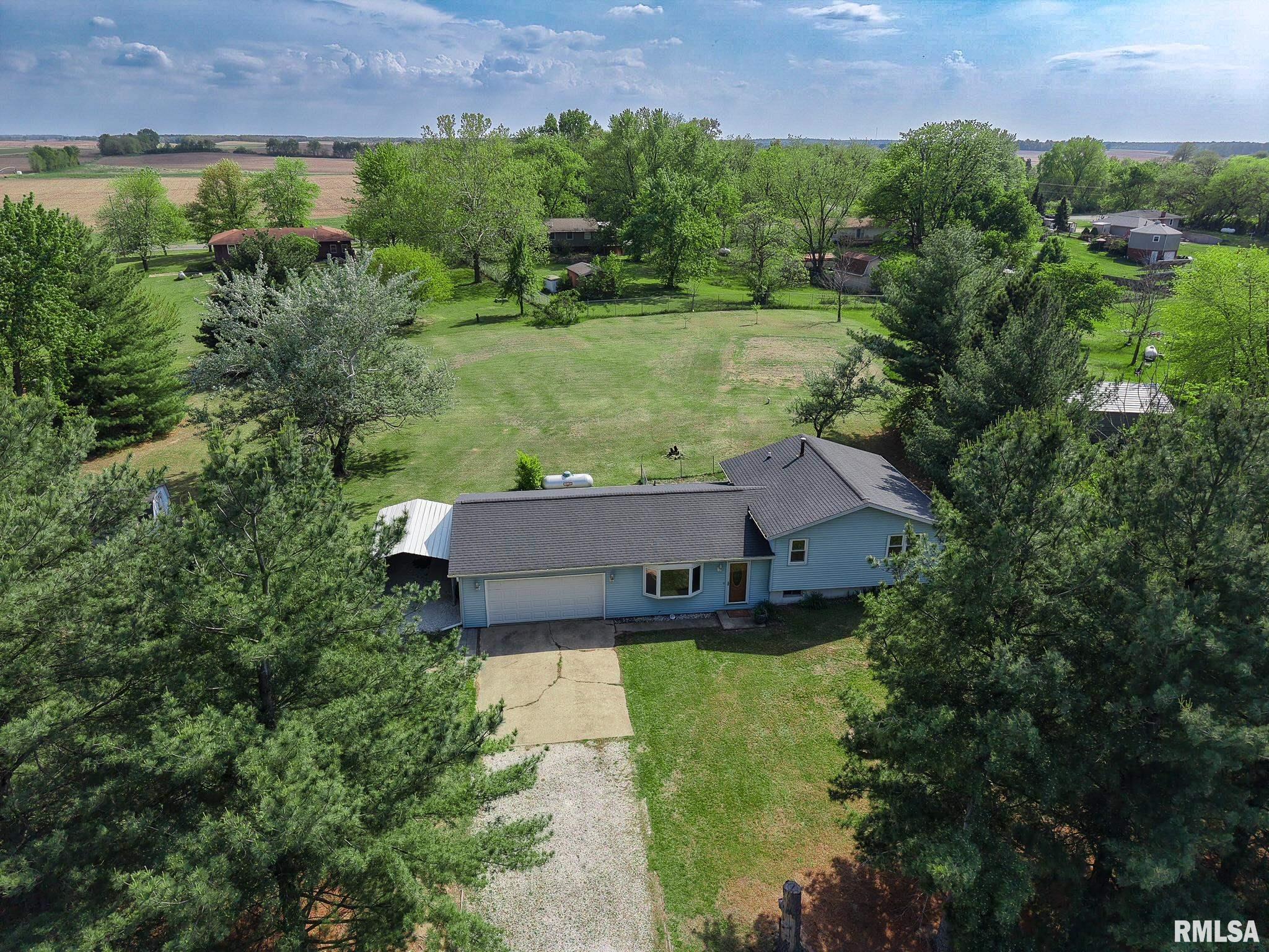 10133 Edgewood Drive, Manito, Illinois image 2