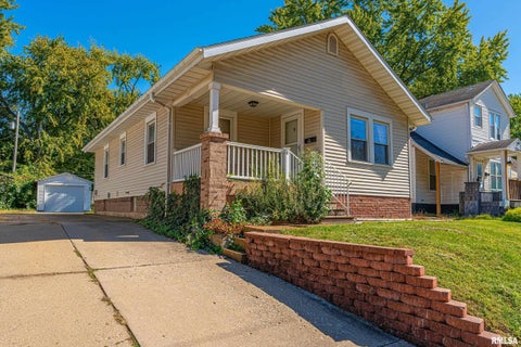 Homes For Sale - 2340 S 11th Street<br/> Springfield, IL 62703