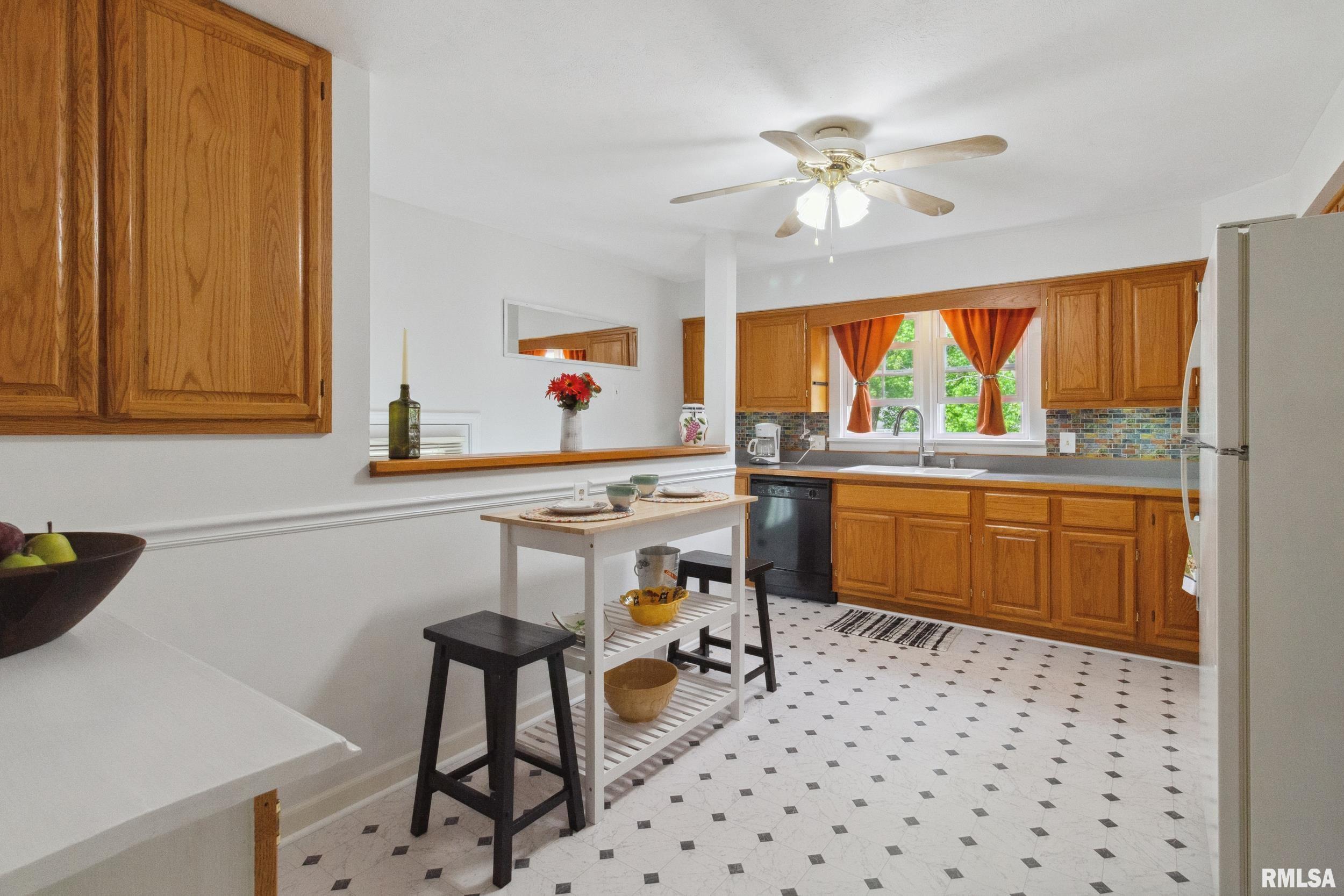 1300 S Duncan Street, Marion, Illinois image 8