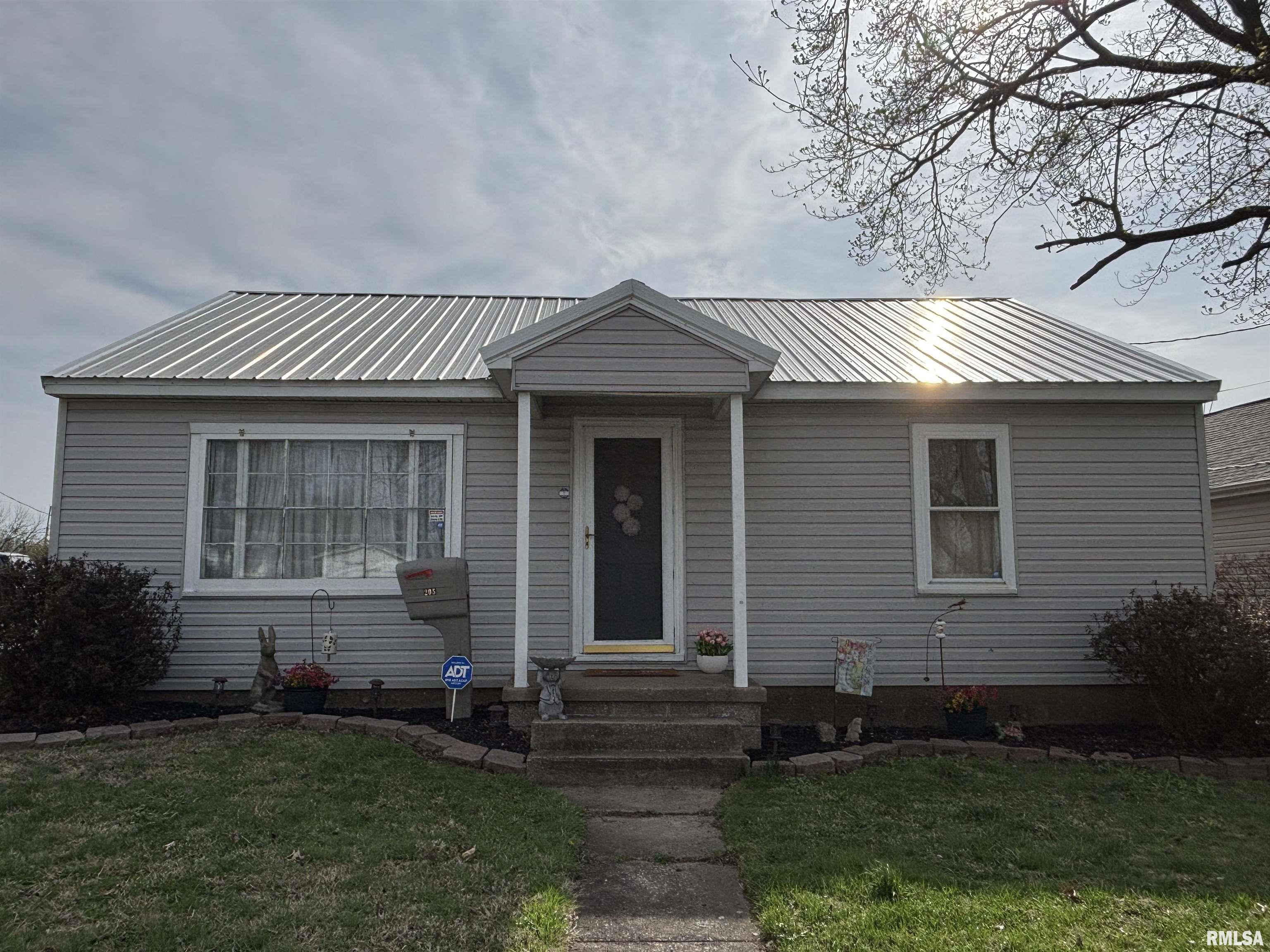 205 N Bentley Street, Marion, Illinois image 1