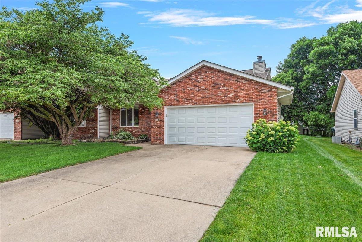 1621 Thornhill Drive, Springfield, Illinois image 1