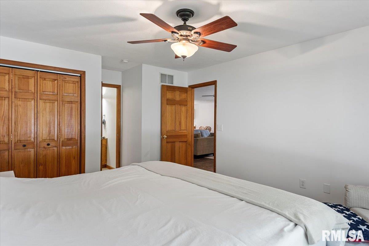 1621 Thornhill Drive, Springfield, Illinois image 13