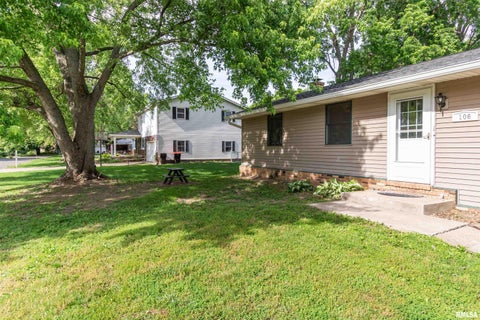 Homes For Sale - 106 Giles Drive<br/> Tazewell County, Mackinaw, IL 61755