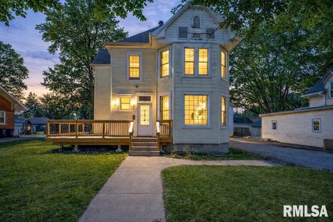 Homes For Sale - 307 N Logan Street<br/> Tazewell County, Deer Creek, IL 61733