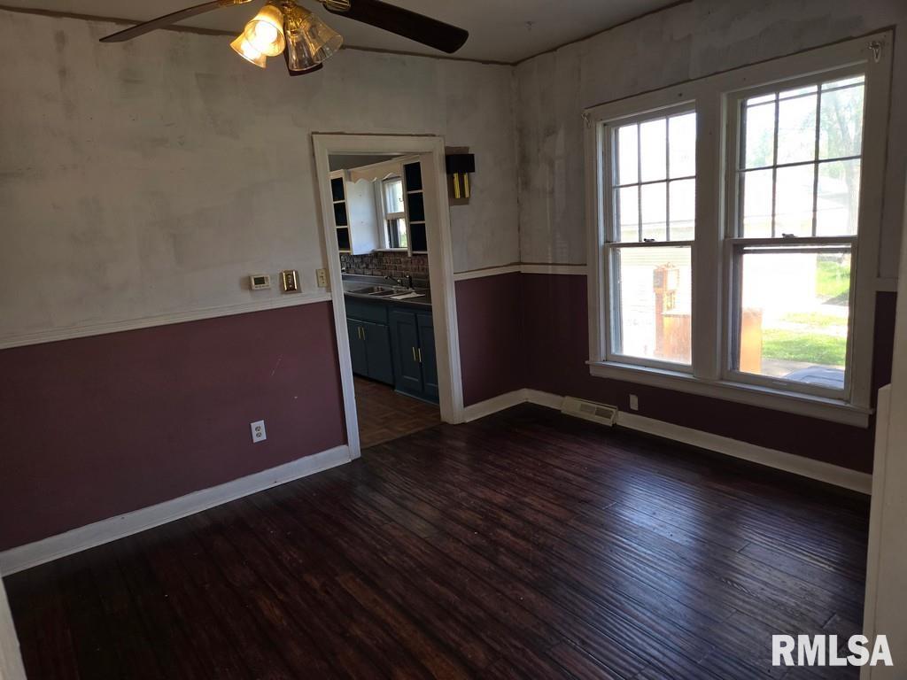840 W 9th Street, Milan, Illinois image 9