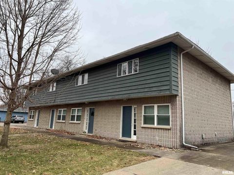 Multifamily For Sale - 111 Pin Oak Drive<br/> Tazewell County, Pekin, IL 61554