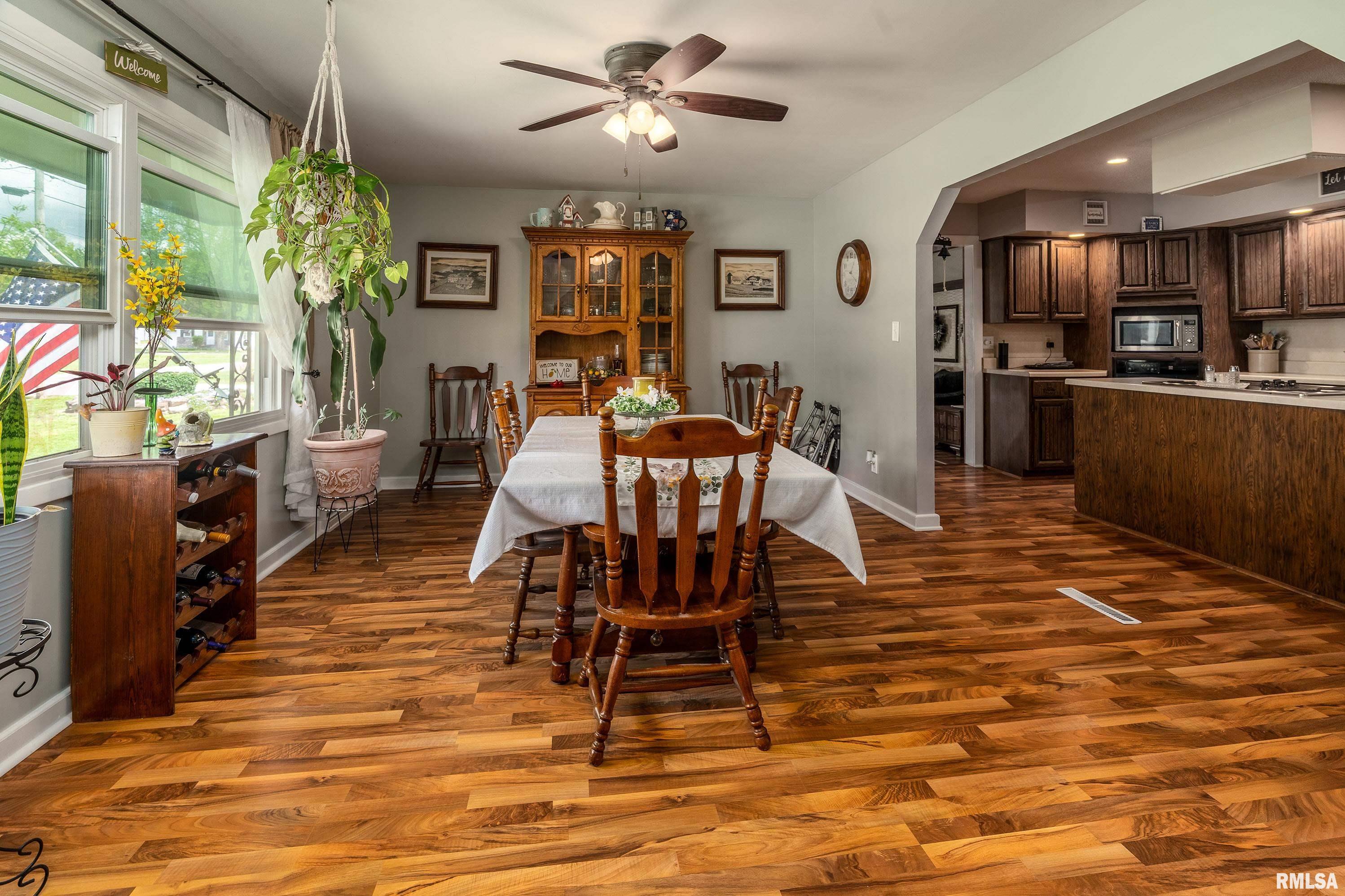 207 W 13th Street, Johnston City, Illinois image 3