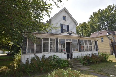 Homes For Sale - 519 W Chestnut Street<br/> Logan County, Mason City, IL 62664