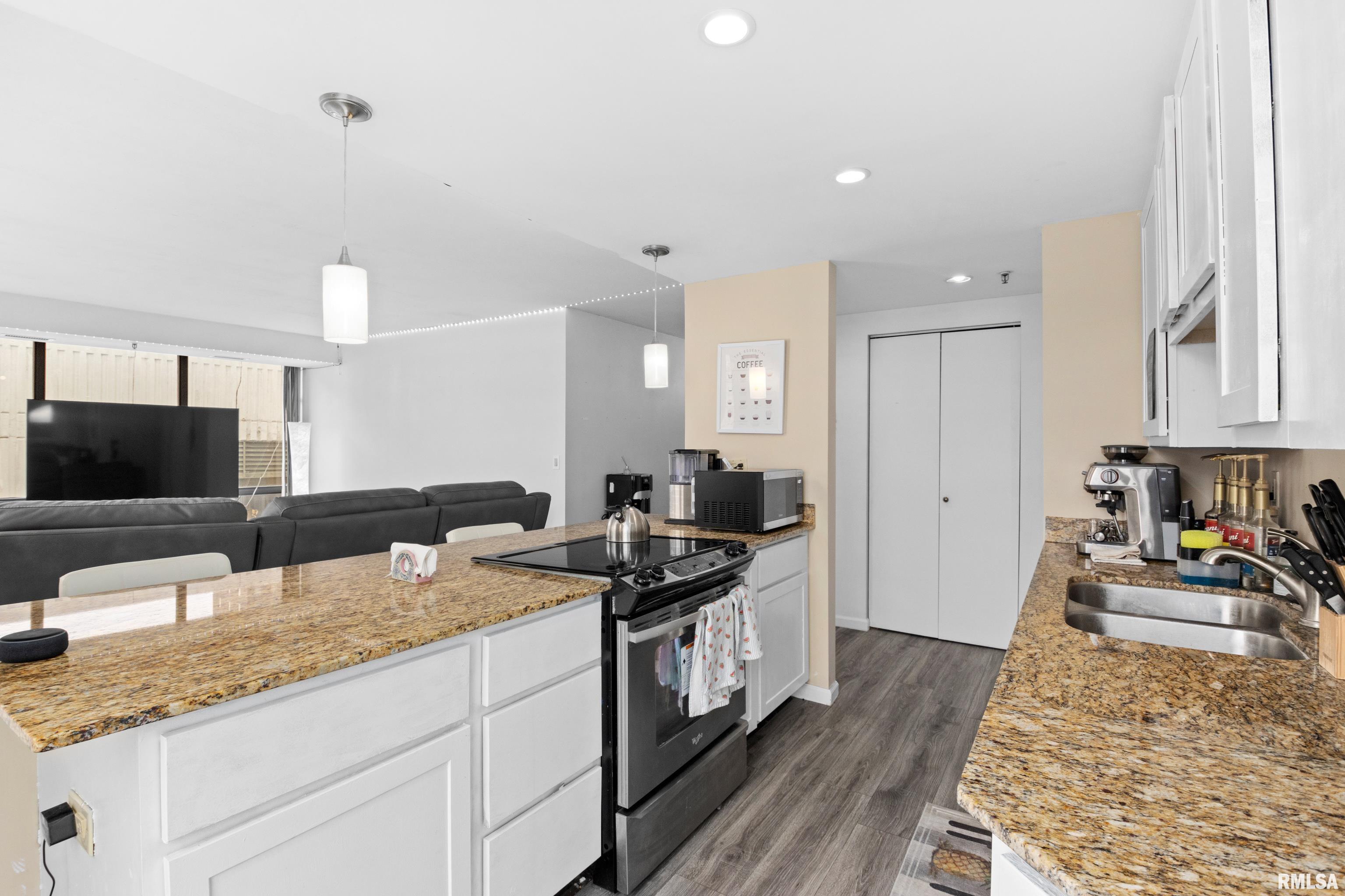 125 SW Jefferson Avenue #W5W, Peoria, Illinois image 17