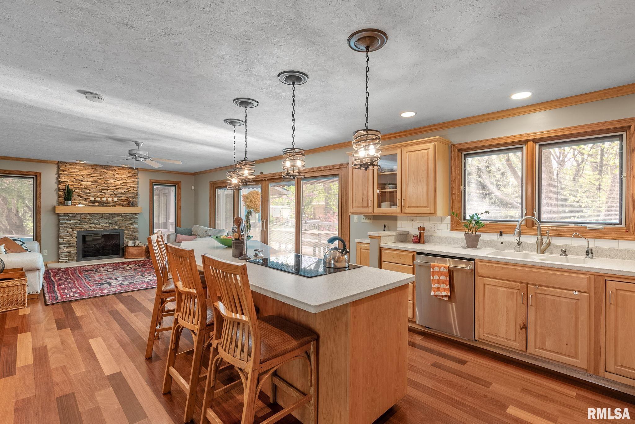 10 Timber Ridge Drive, Coal Valley, Illinois image 8