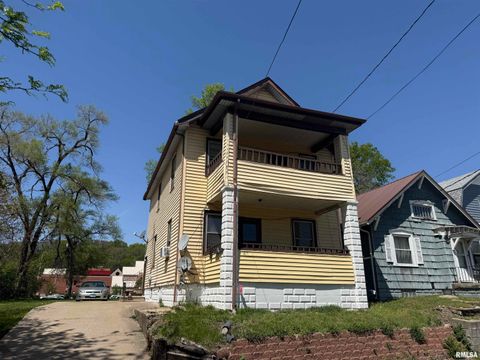 Photo of 1617 NE MONROE Street, Peoria, IL 61603 (MLS # PA1265807)
