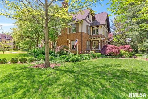 Homes For Sale - 1421 Wiggins Avenue<br/> Springfield, IL 62702