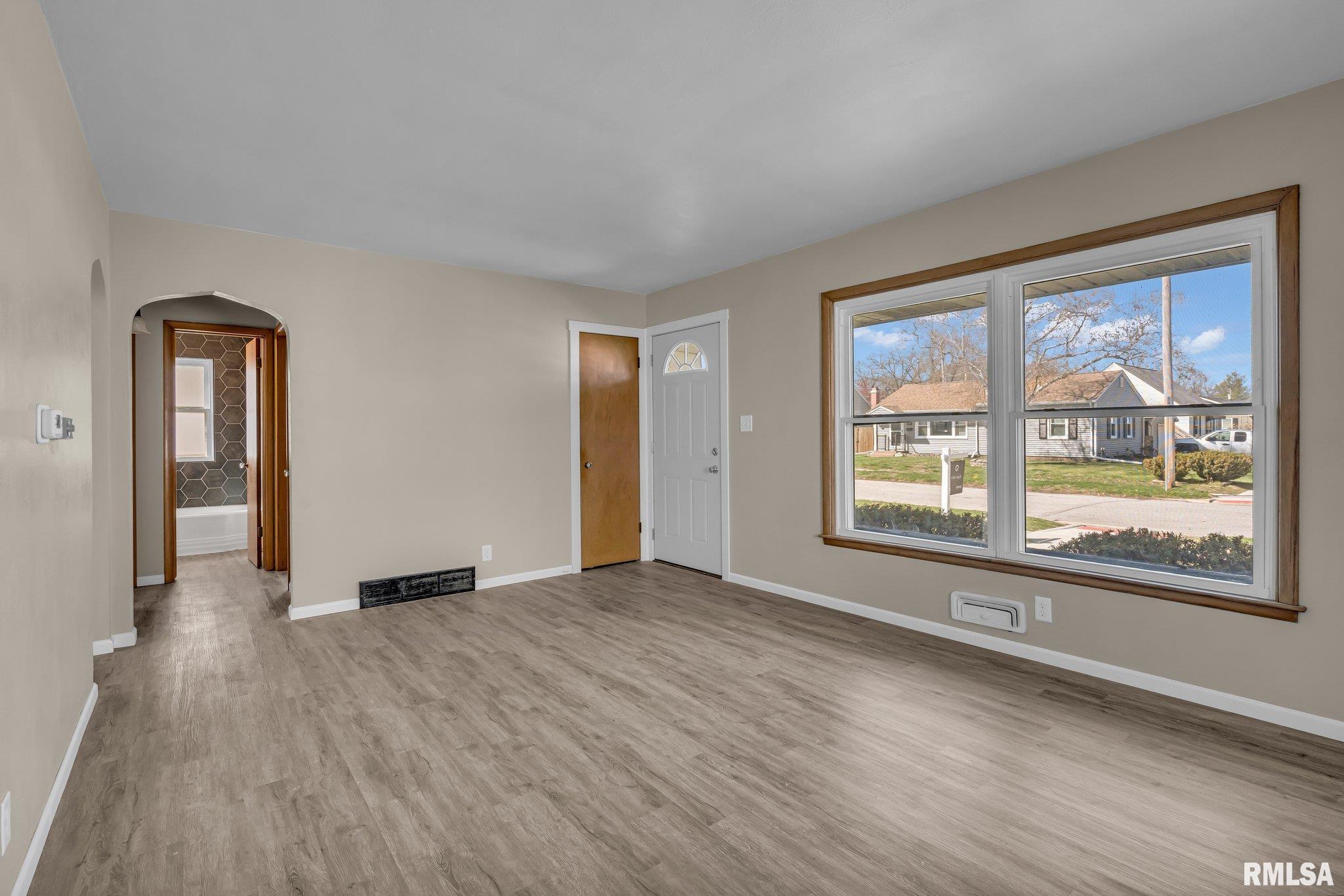 1440 33rd Street, Moline, Illinois image 6