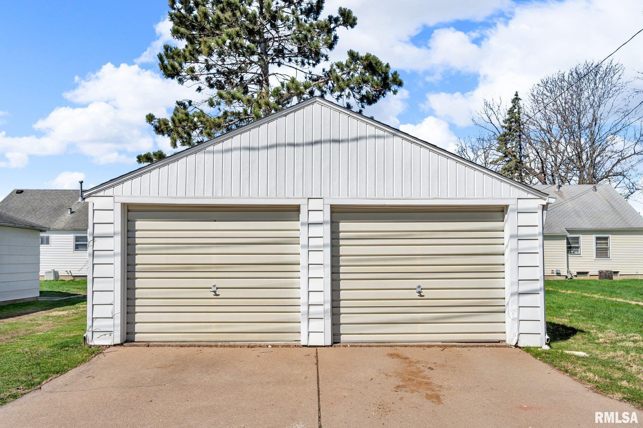1440 33rd Street, Moline, Illinois image 3
