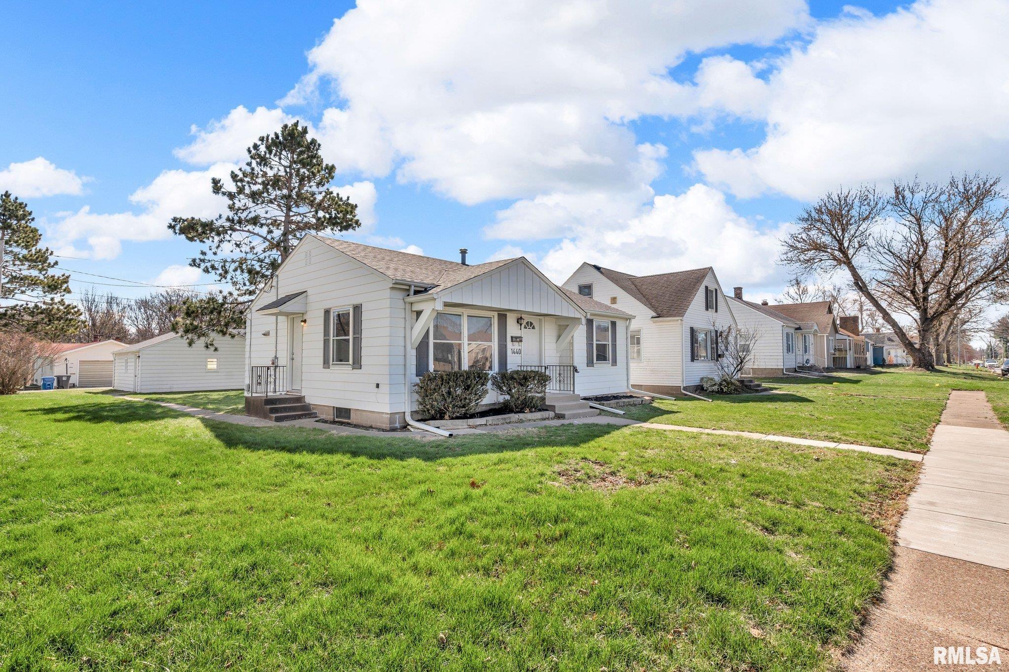 1440 33rd Street, Moline, Illinois image 2