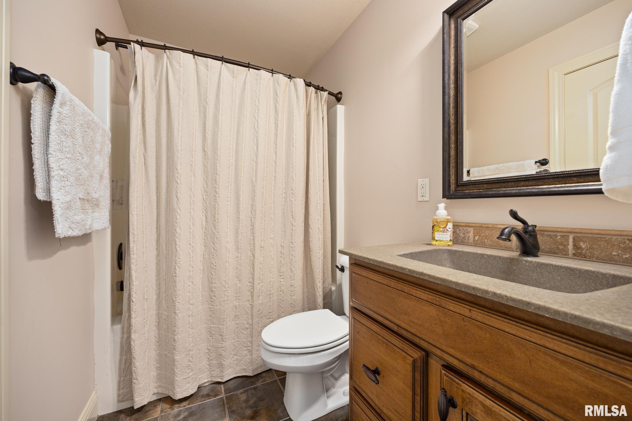 6410 W Stonebrook Drive, Edwards, Illinois image 29
